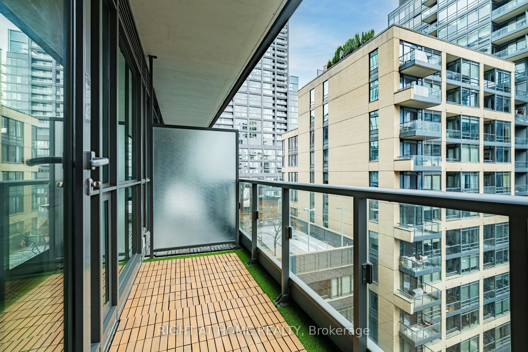 902-8 Charlotte Street, Toronto, ON, M5V 0K4 - 28