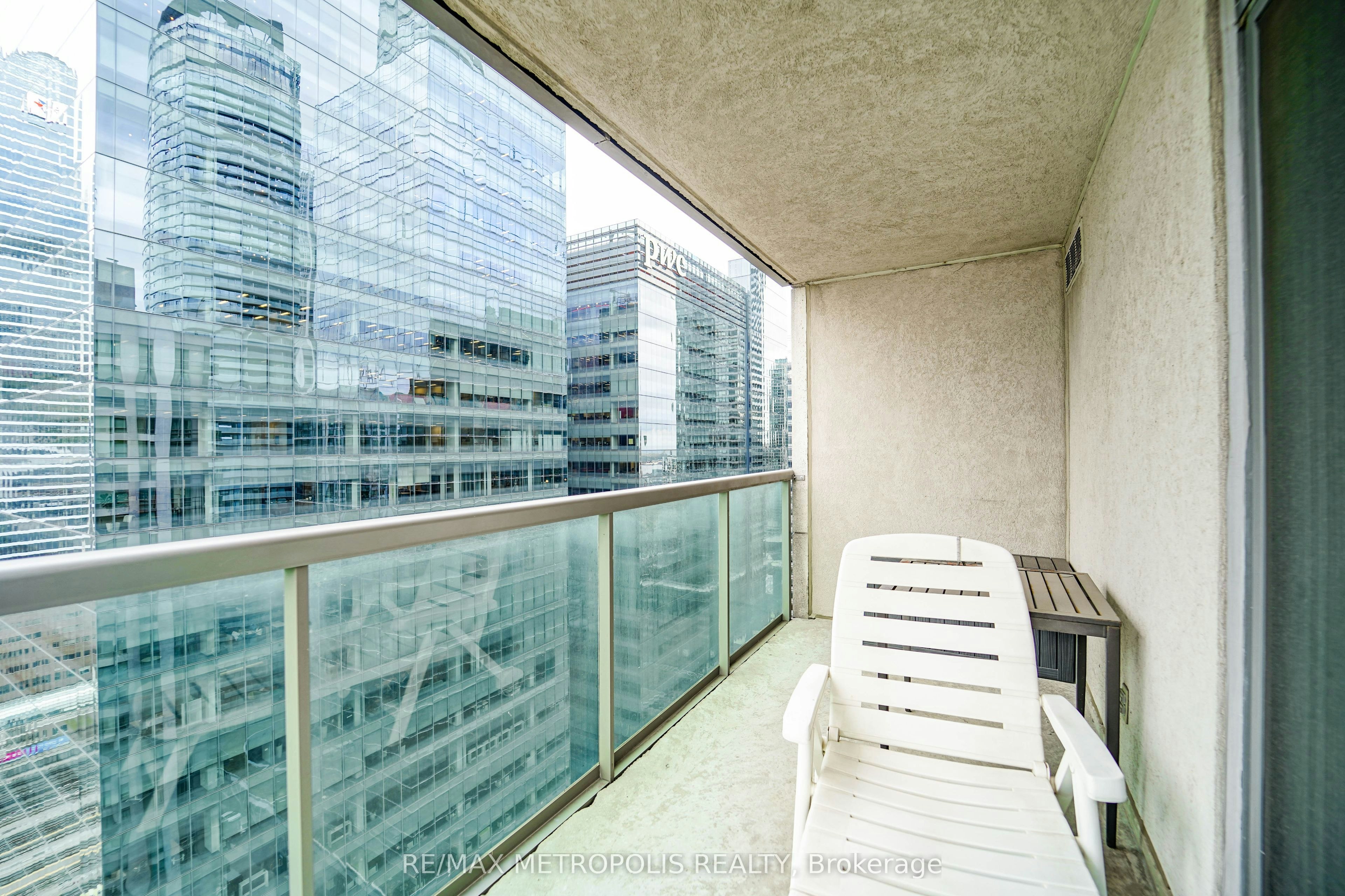 3602-30 Grand Trunk Crescent, Toronto, ON, M5J 3A4 - 43
