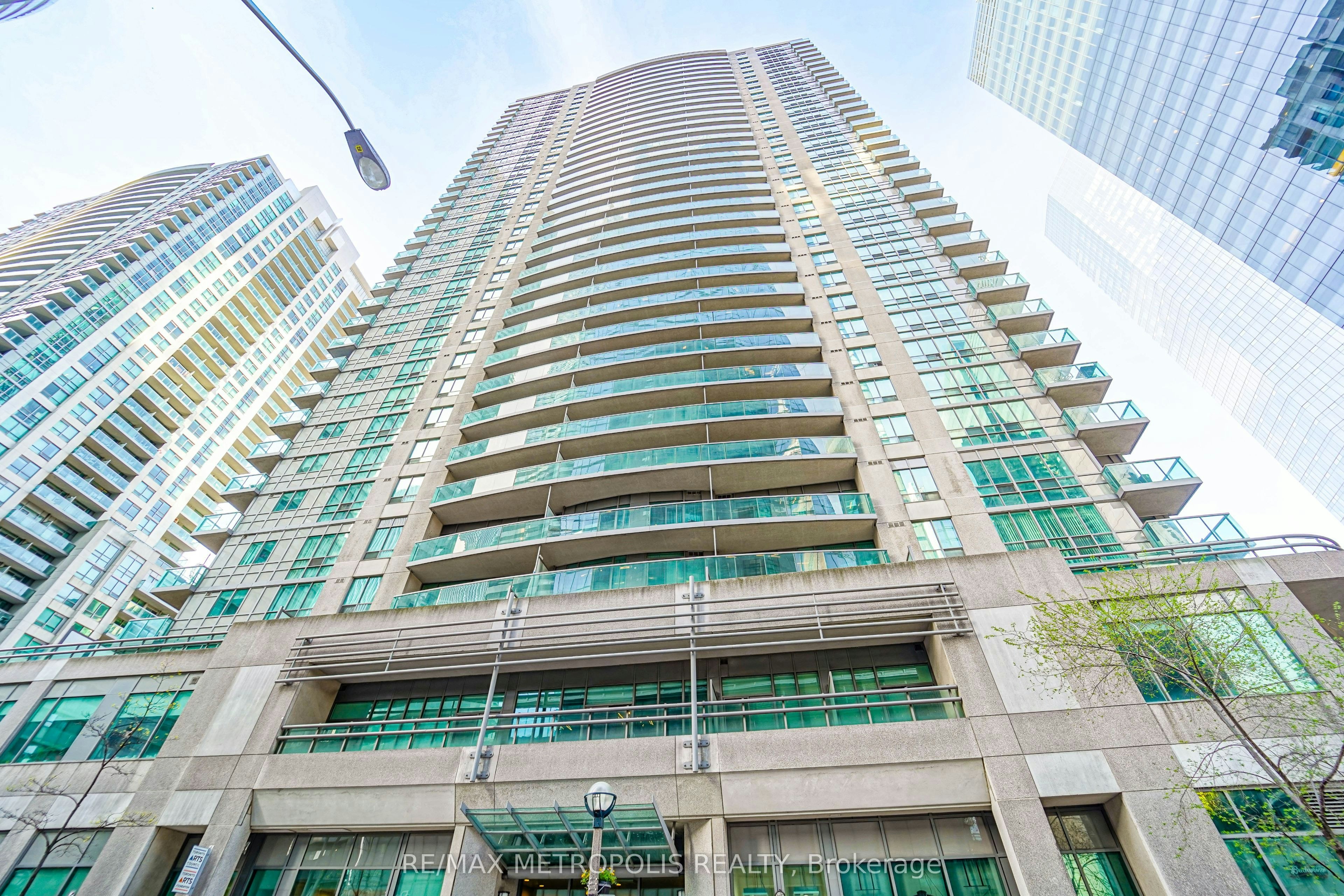 3602-30 Grand Trunk Crescent, Toronto, ON, M5J 3A4 - 16