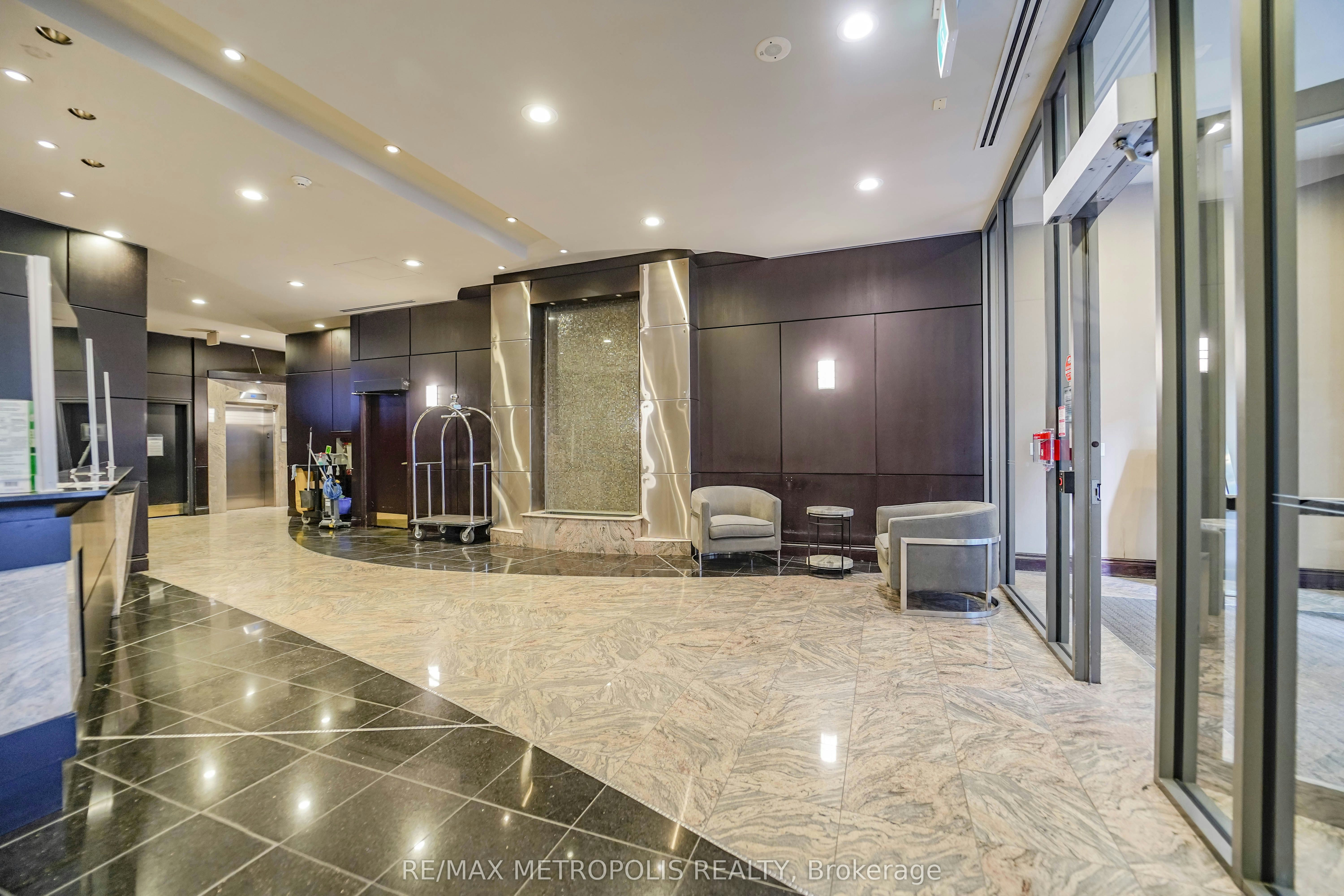 3602-30 Grand Trunk Crescent, Toronto, ON, M5J 3A4 - 3