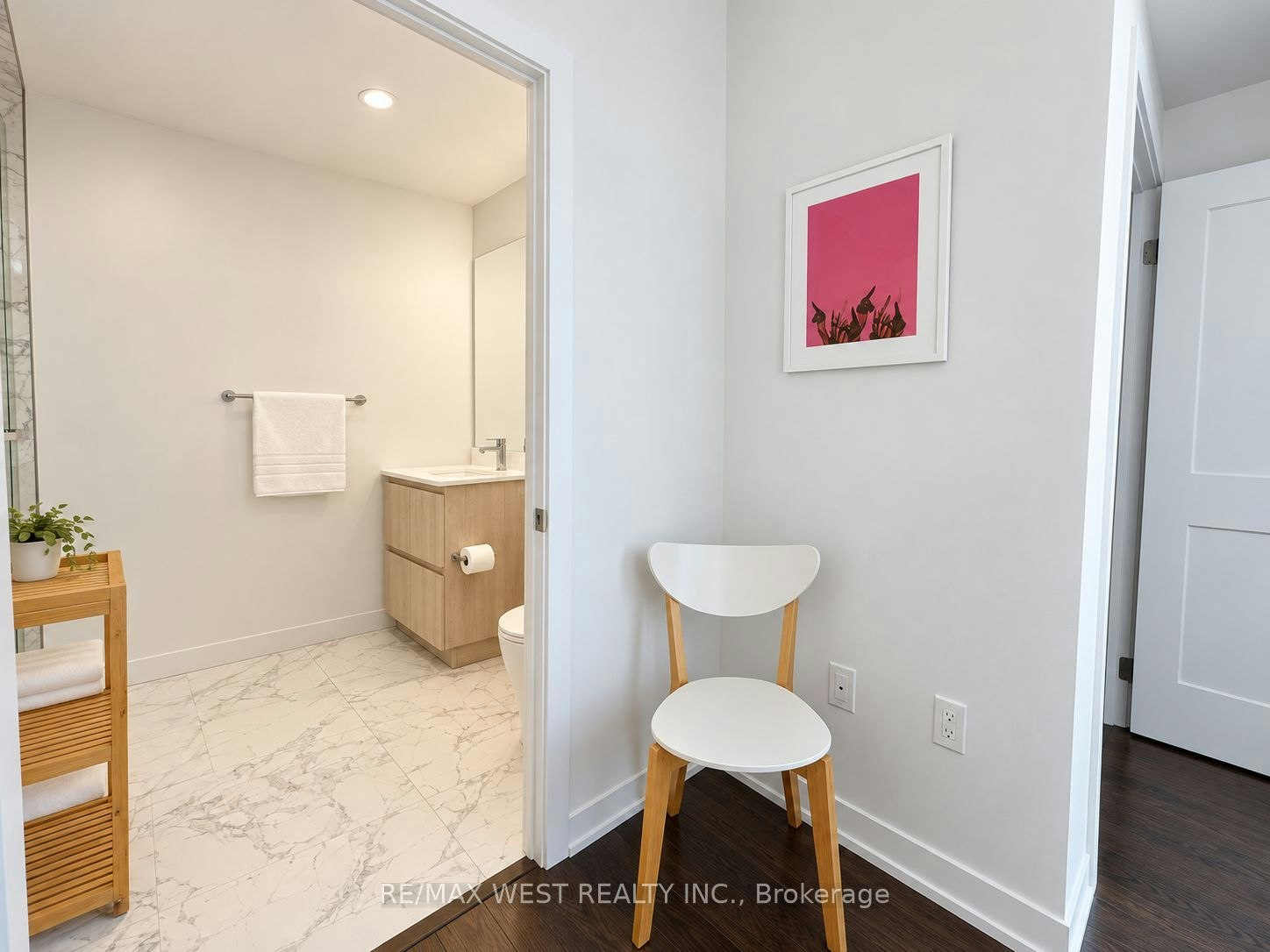 202-1 Hillsdale Avenue W, Toronto, ON, M4S 0E5 - 5
