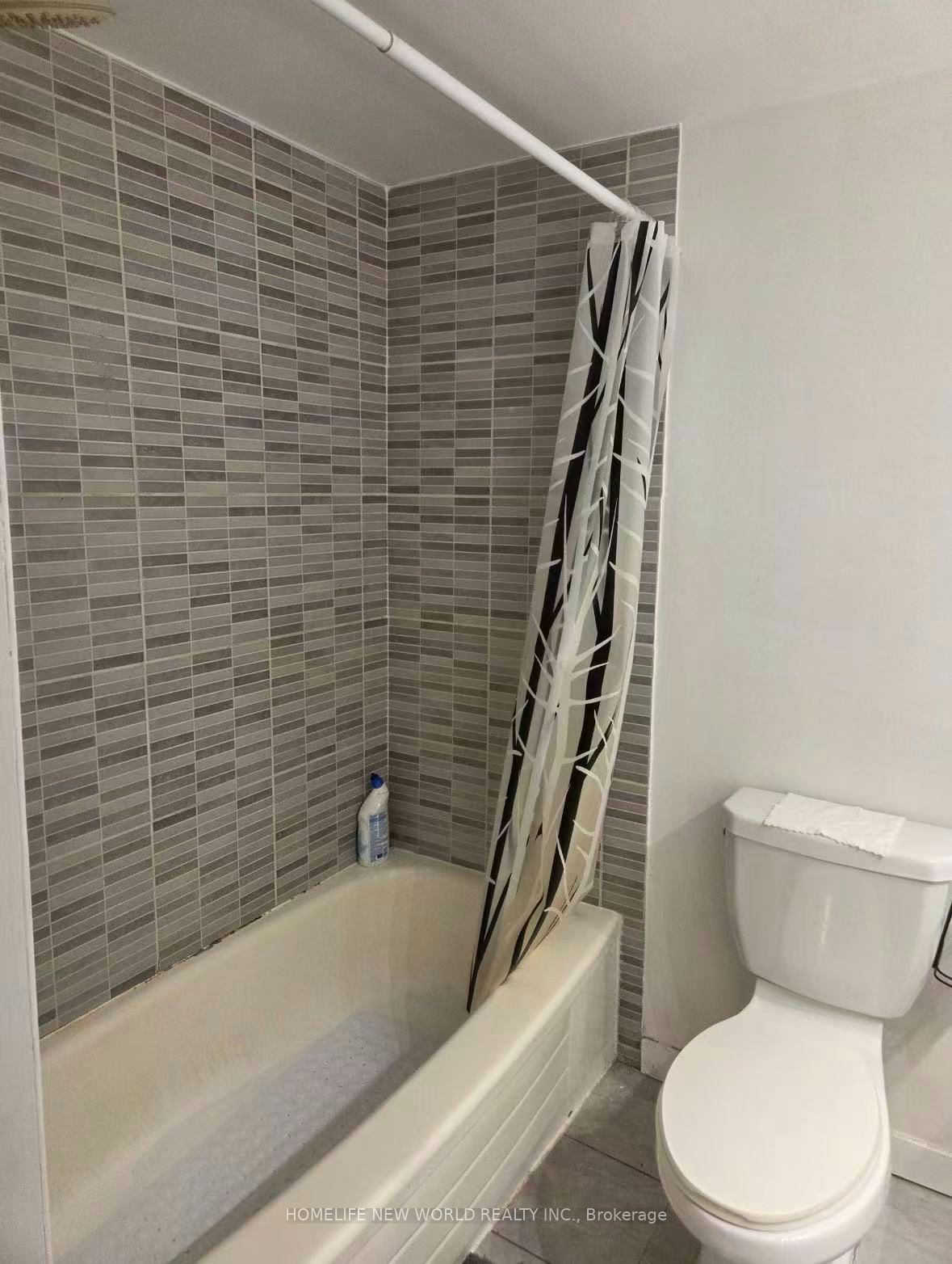 Lower - 32 Greyhound Drive, Toronto, ON, M2H 1K3 - 7