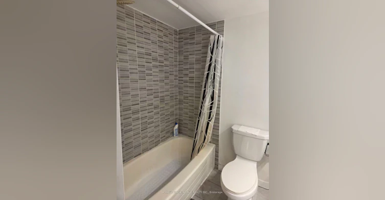 Lower - 32 Greyhound Drive, Toronto, ON, M2H 1K3 - 7