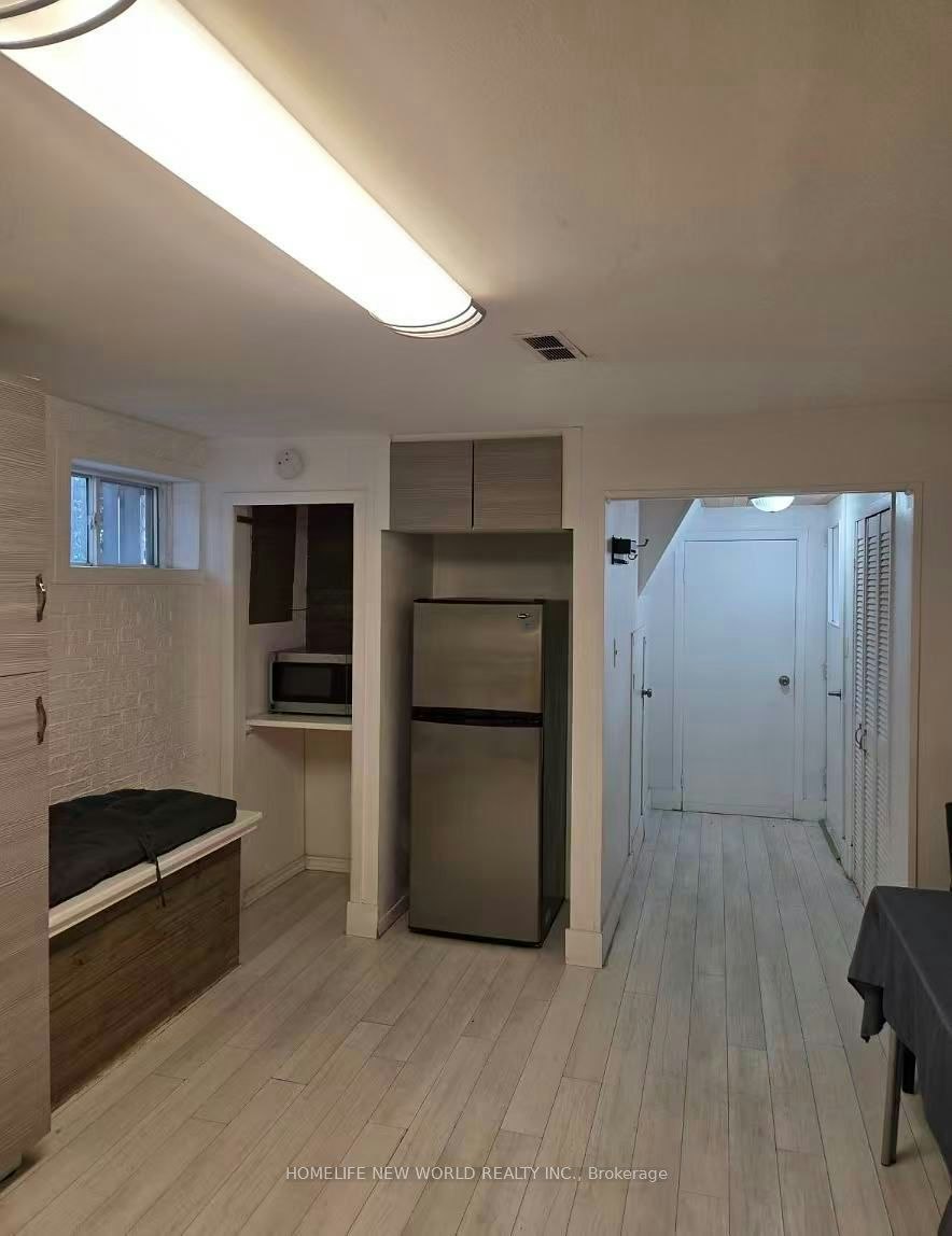 Lower - 32 Greyhound Drive, Toronto, ON, M2H 1K3 - 2