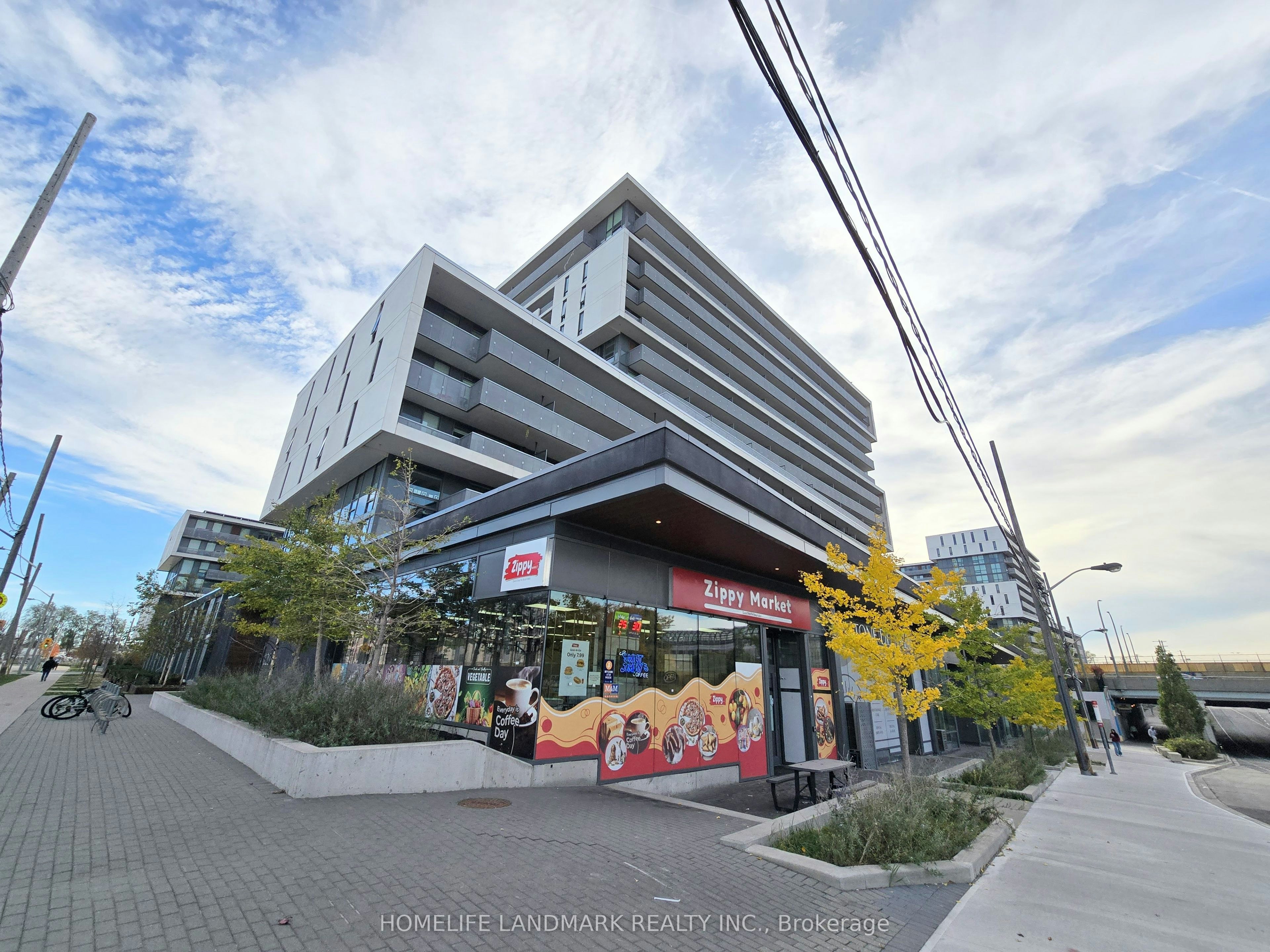 1017-120 Varna Drive, Toronto, ON, M6A 0B3