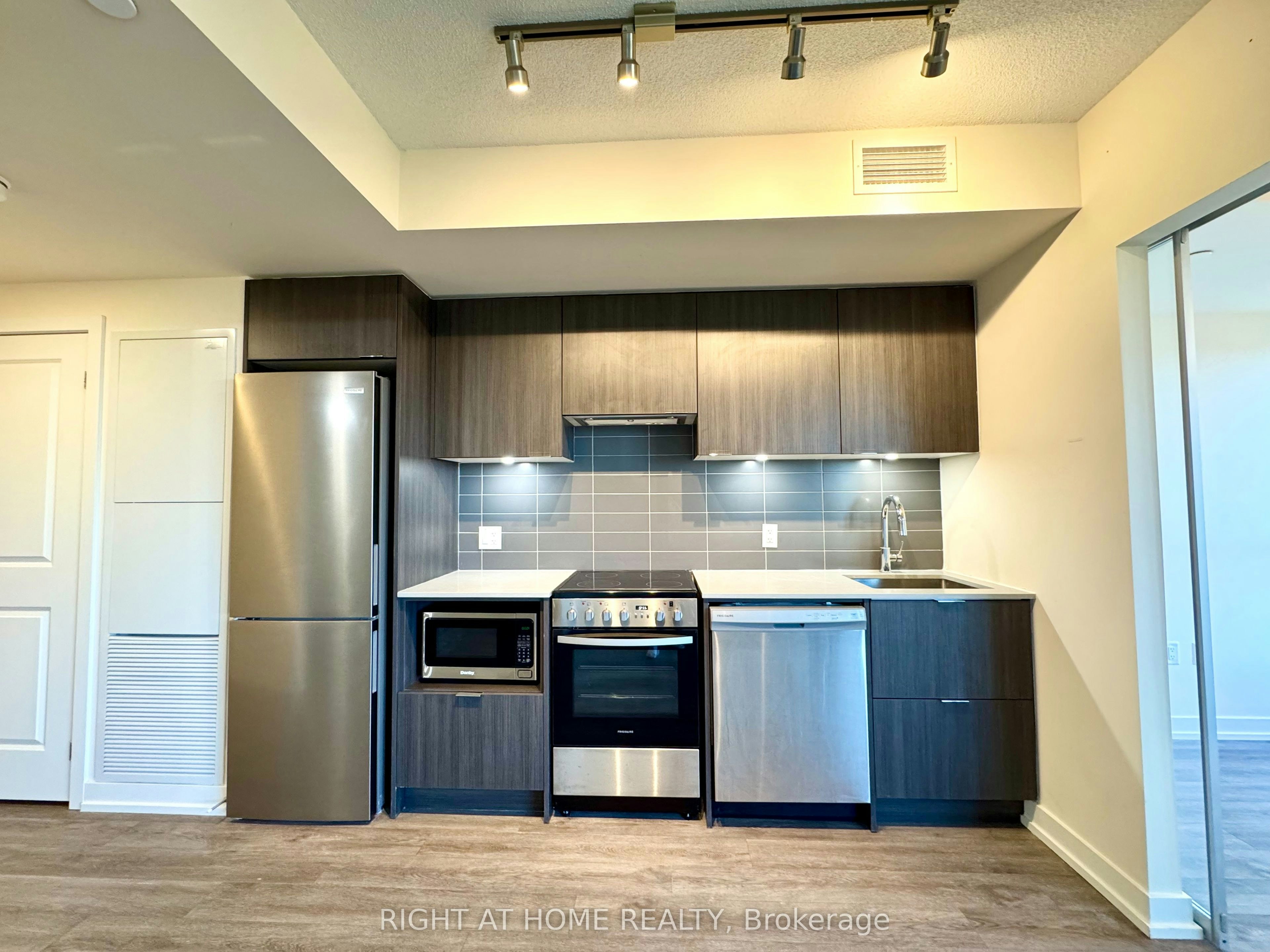 3705-395 Bloor Street E, Toronto, ON, M4W 0B4 - 16