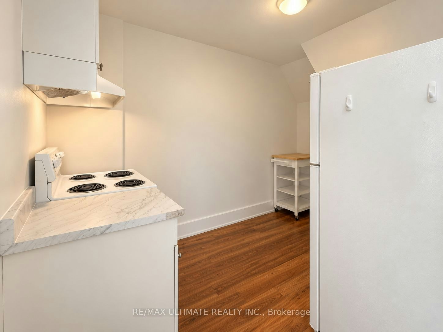 B-406A Bloor Street W, Toronto, ON, M5S 1X5 - 7