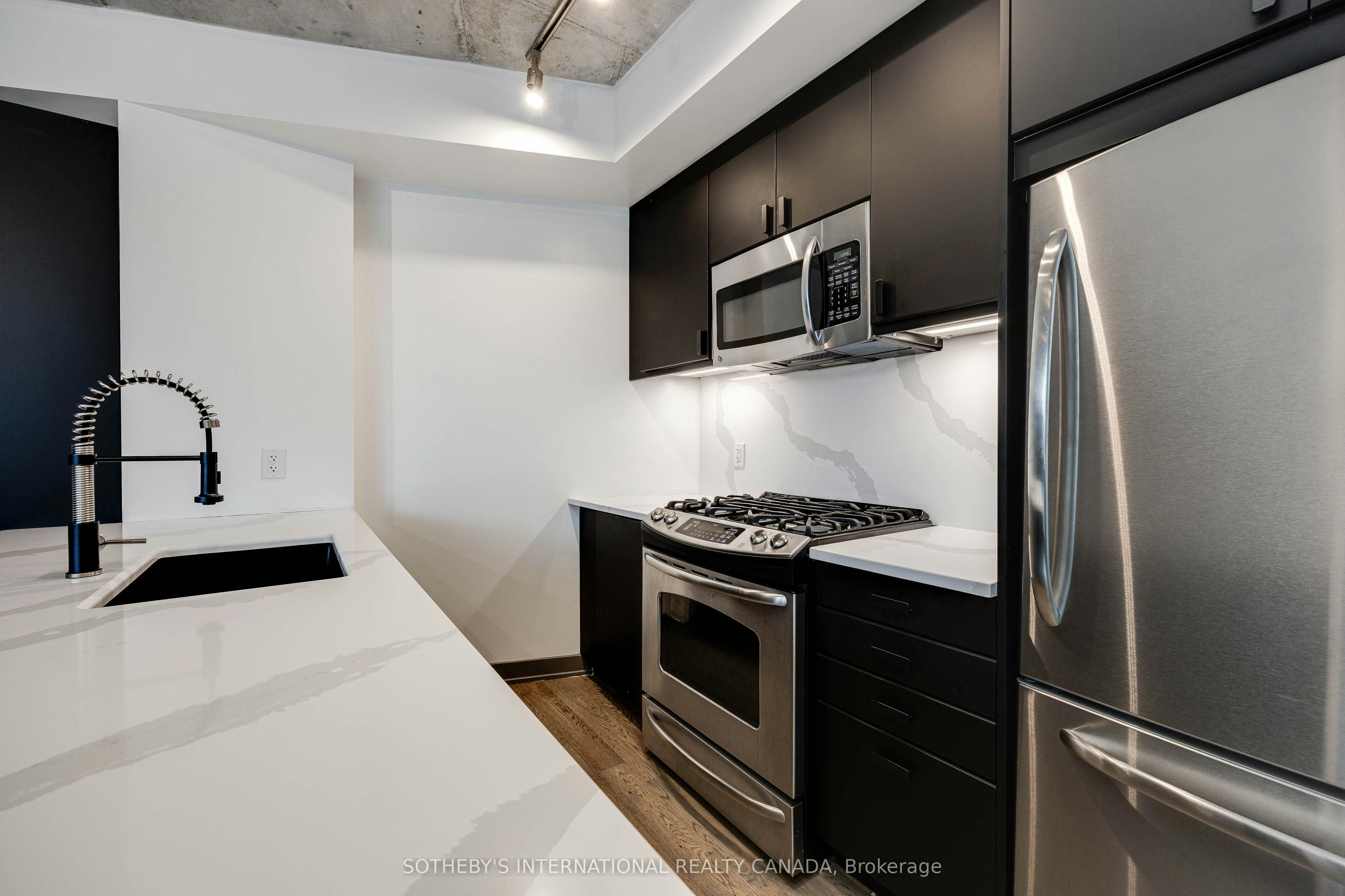 202-318 King Street, Toronto, ON, M5A 0C1 - 6