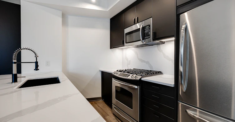 202-318 King Street, Toronto, ON, M5A 0C1 - 6