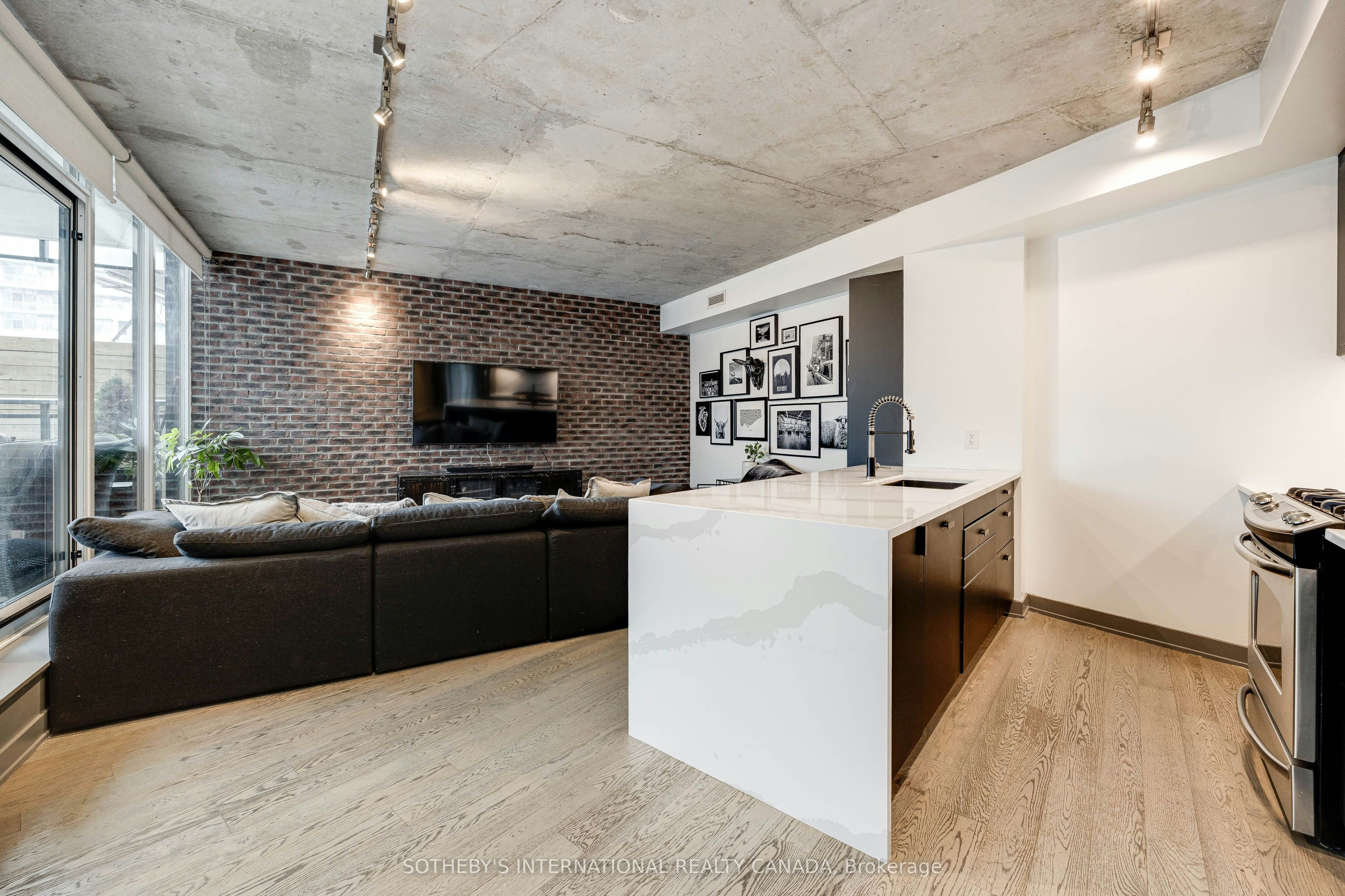 202-318 King Street, Toronto, ON, M5A 0C1 - 4