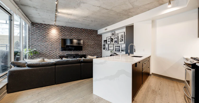 202-318 King Street, Toronto, ON, M5A 0C1 - 4