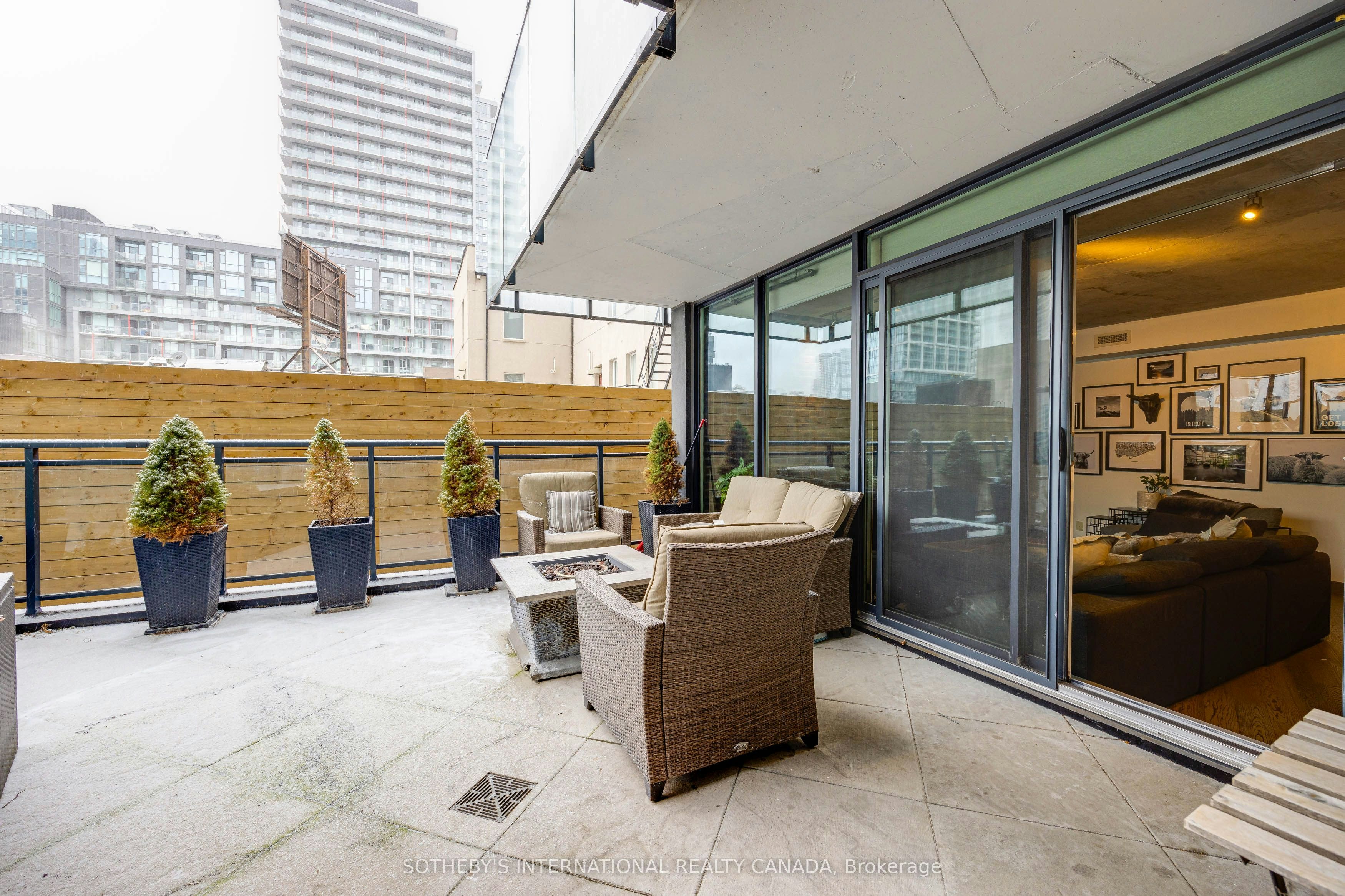 202-318 King Street, Toronto, ON, M5A 0C1 - 3