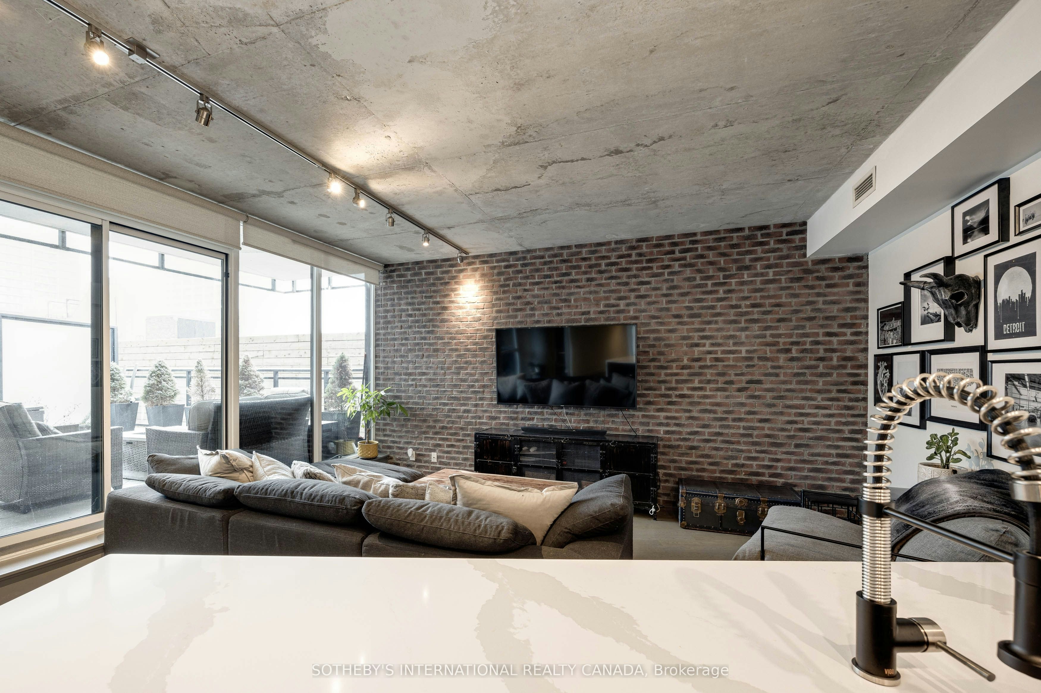 202-318 King Street E, Toronto, ON, M5A 0C1