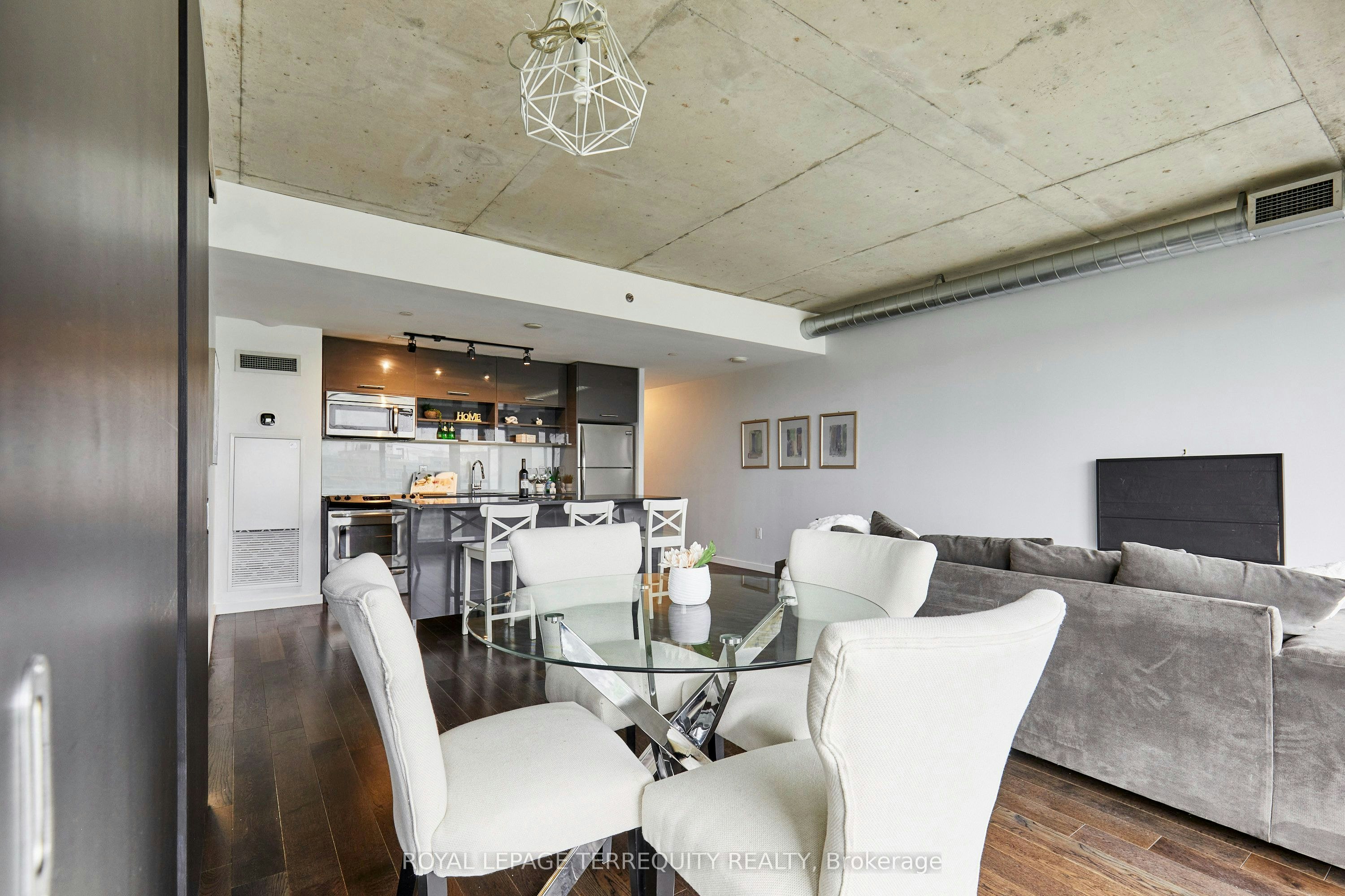 702-32 Trolley Crescent, Toronto, ON, M5A 0E8 - 5