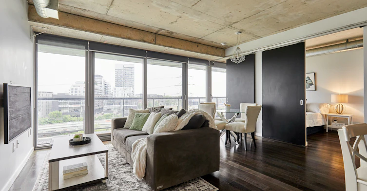702-32 Trolley Crescent, Toronto, ON, M5A 0E8 - 3