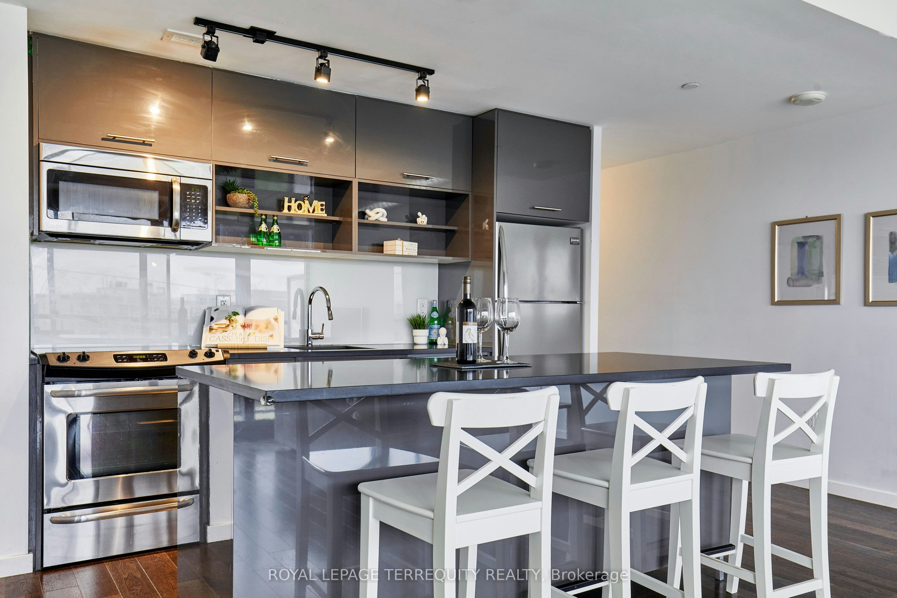 702-32 Trolley Crescent, Toronto, ON, M5A 0E8 - 6