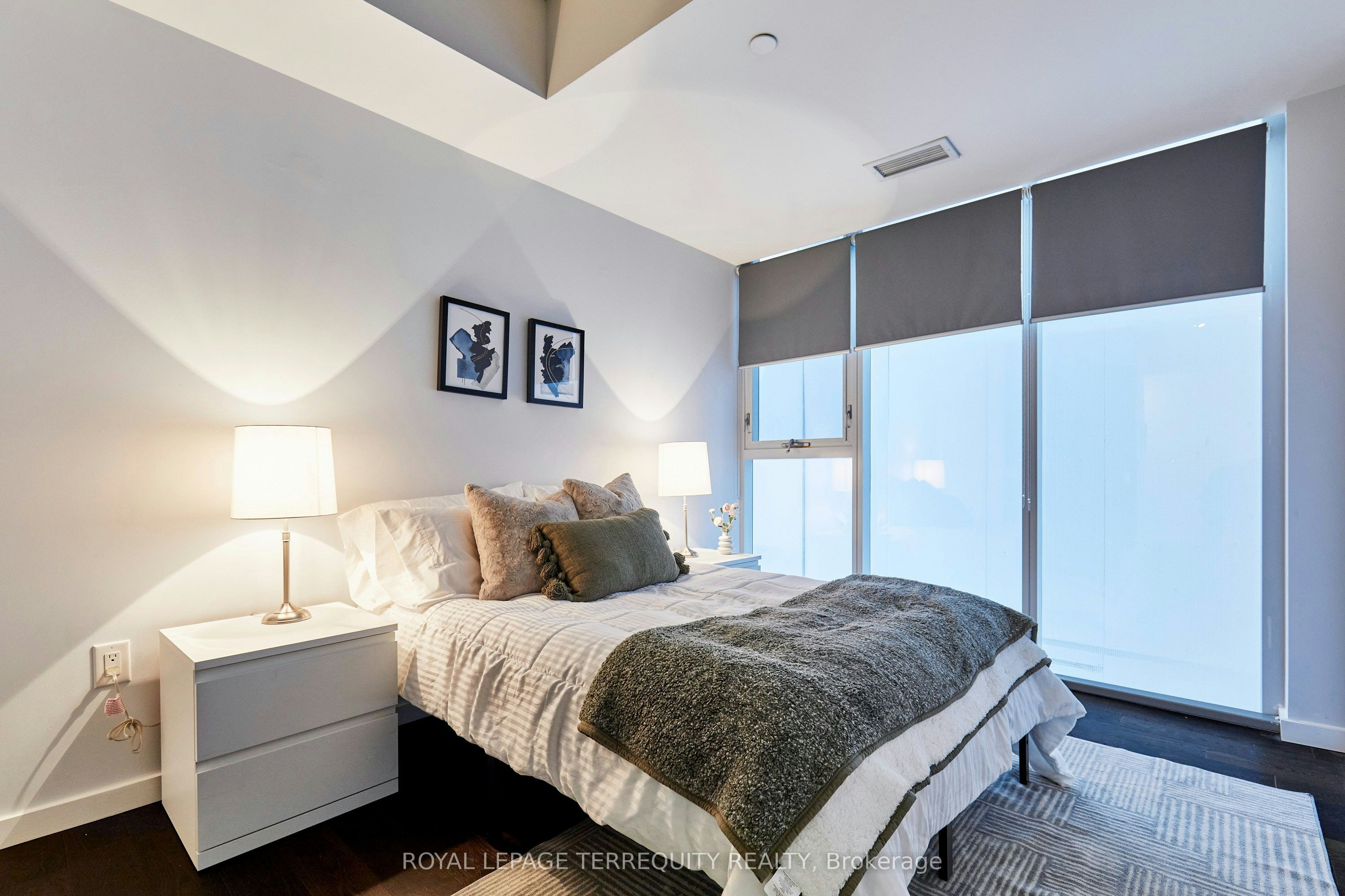 702-32 Trolley Crescent, Toronto, ON, M5A 0E8 - 17