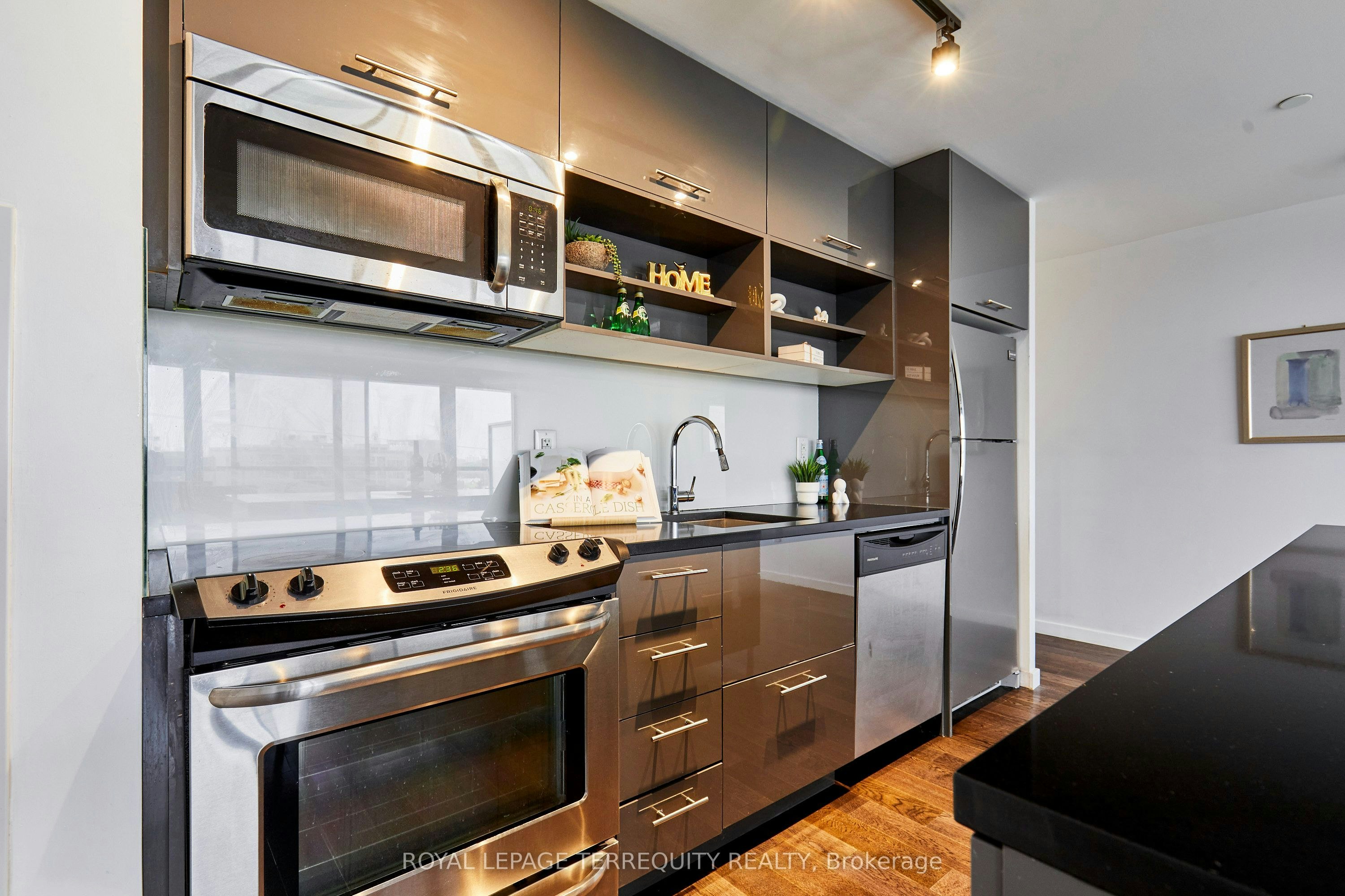702-32 Trolley Crescent, Toronto, ON, M5A 0E8 - 7