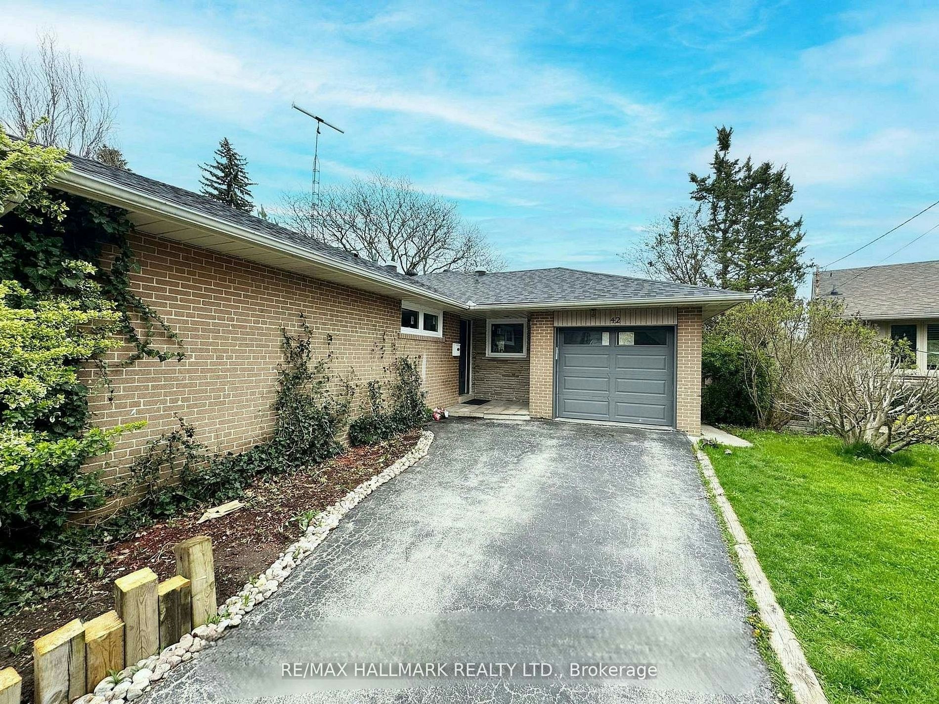 BSMT-42 Millgate Crescent, Toronto, ON, M2K 1L6