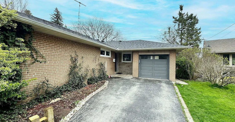 BSMT-42 Millgate Crescent, Toronto, ON, M2K 1L6