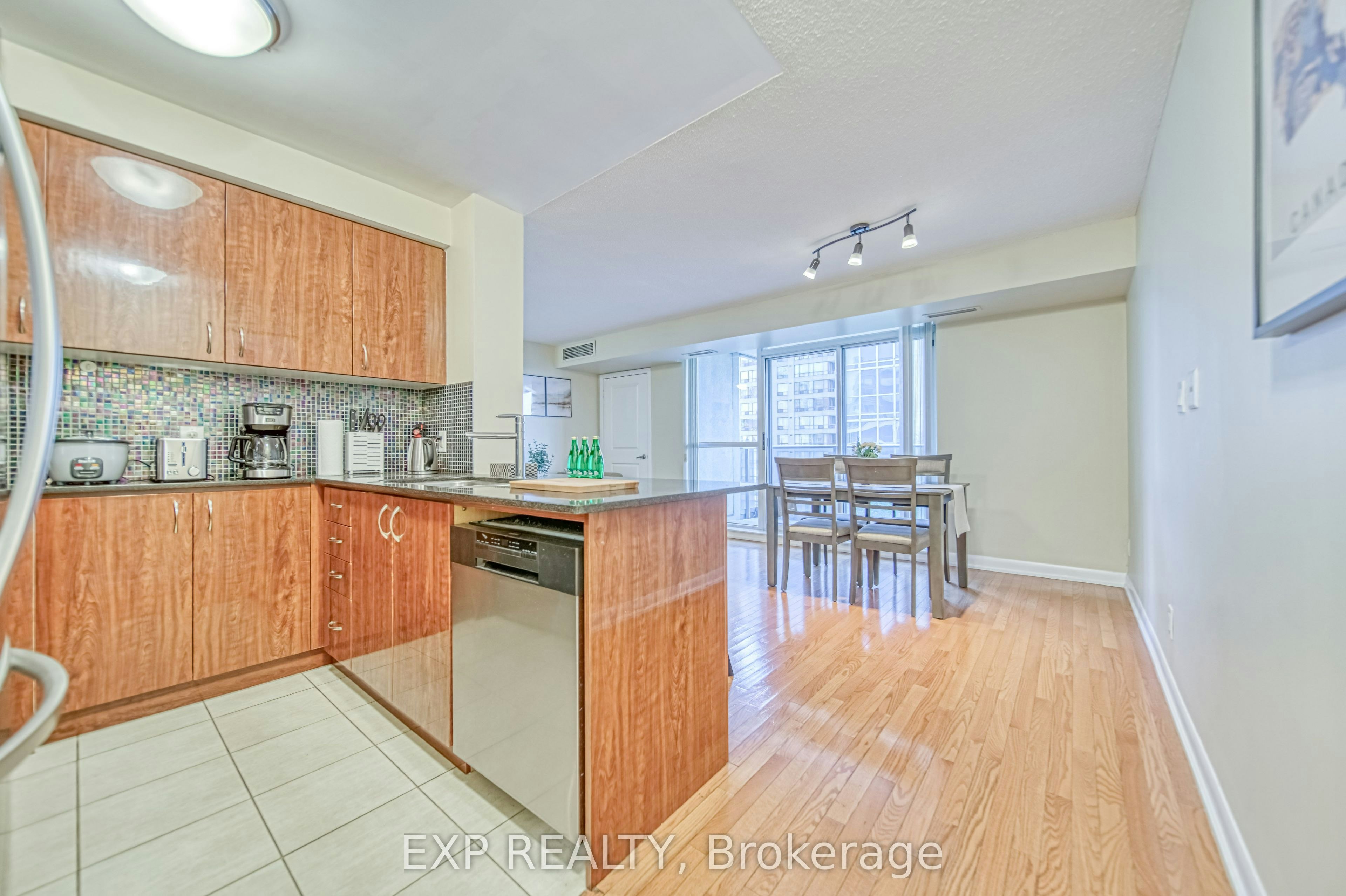 605-5793 Yonge Street, Toronto, ON, M2M 0A9 - 4
