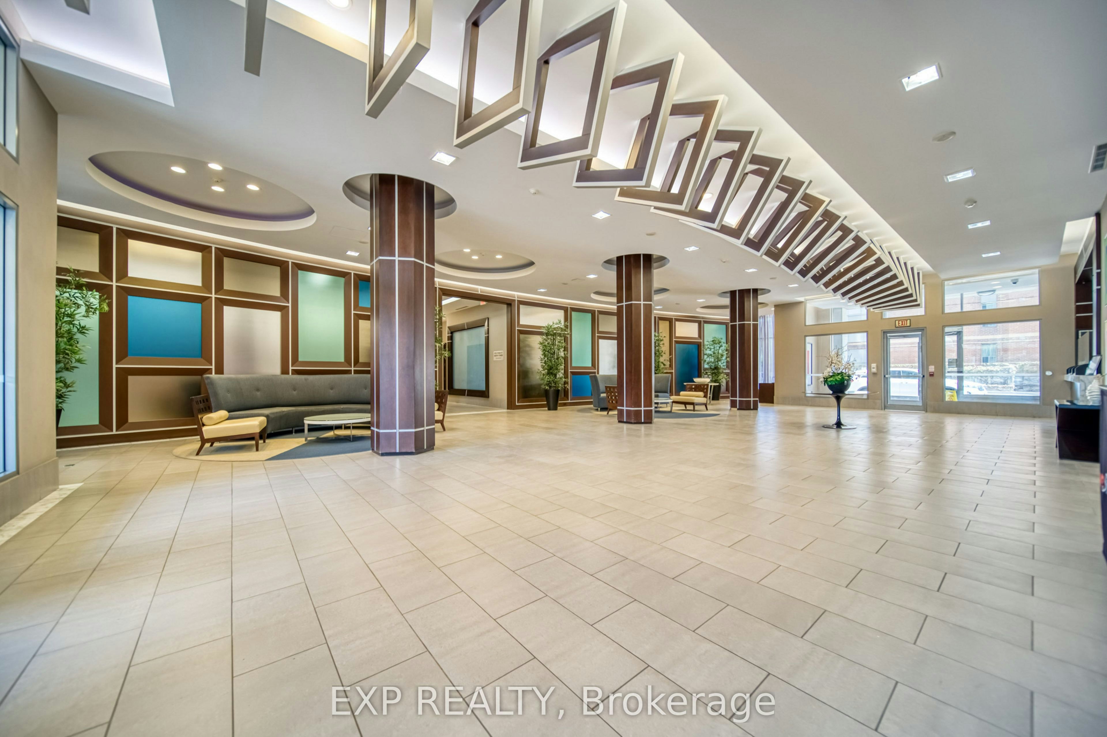 605-5793 Yonge Street, Toronto, ON, M2M 0A9 - 2
