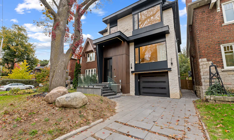 33 Saint Hilda's Avenue