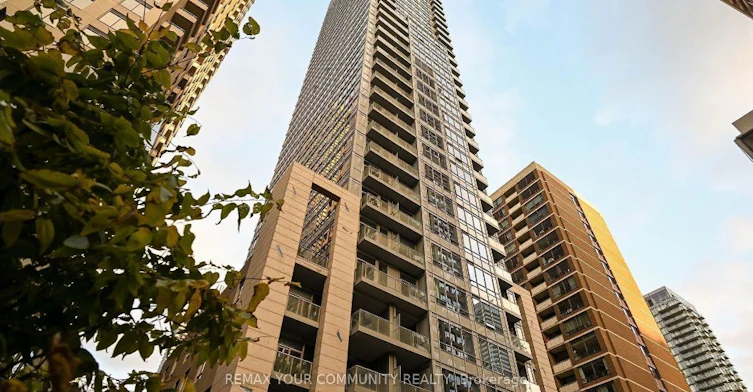 1201-21 Balmuto Street, Toronto, ON, M4Y 1W4