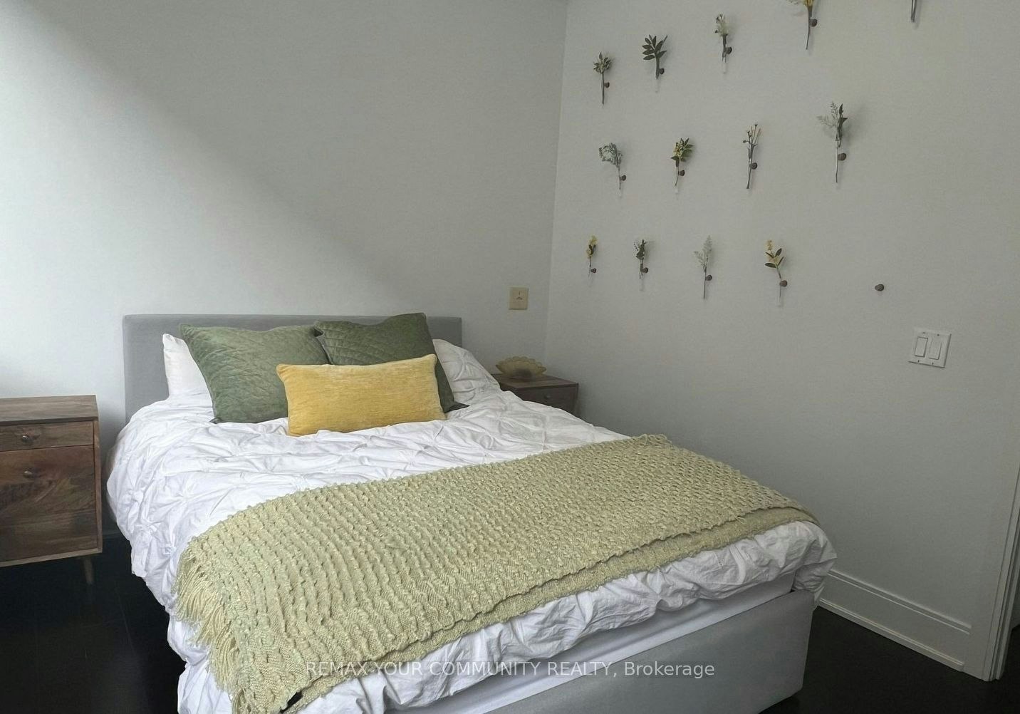 1106-21 Balmuto Street, Toronto, ON, M4Y 1W4 - 5