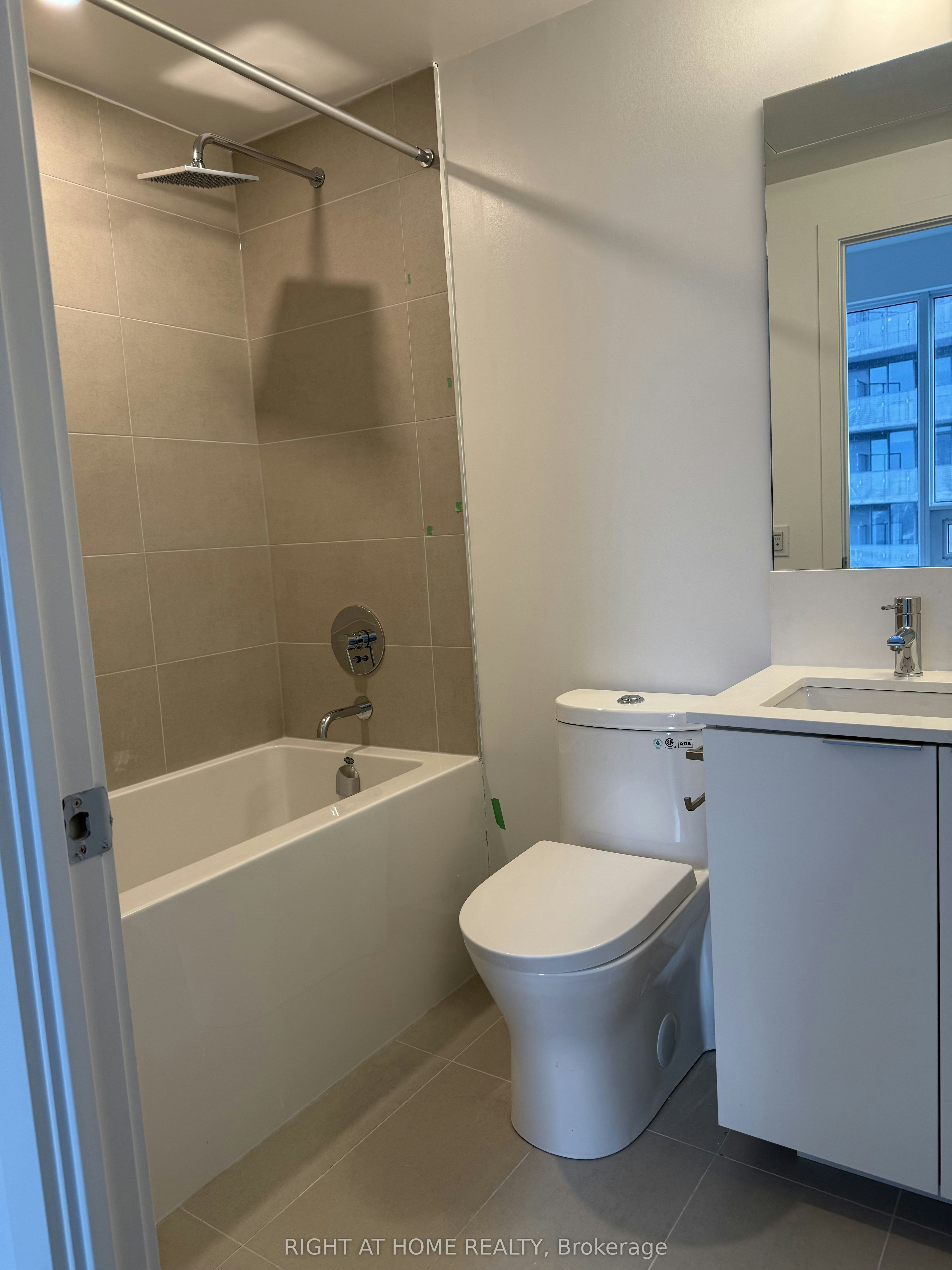 LP08-8 Wellesley Street W, Toronto, ON, M4Y 0J5 - 5