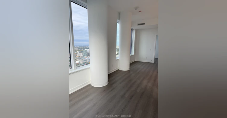 LP08-8 Wellesley Street W, Toronto, ON, M4Y 0J5 - 2