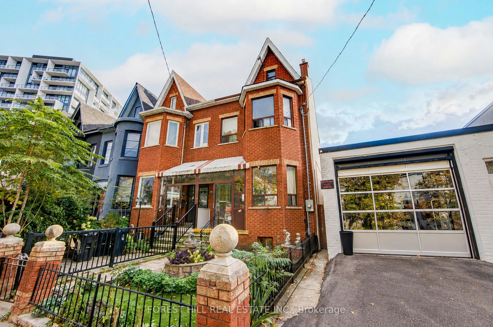 121 Niagara Street, Toronto, ON, M5V 1C7