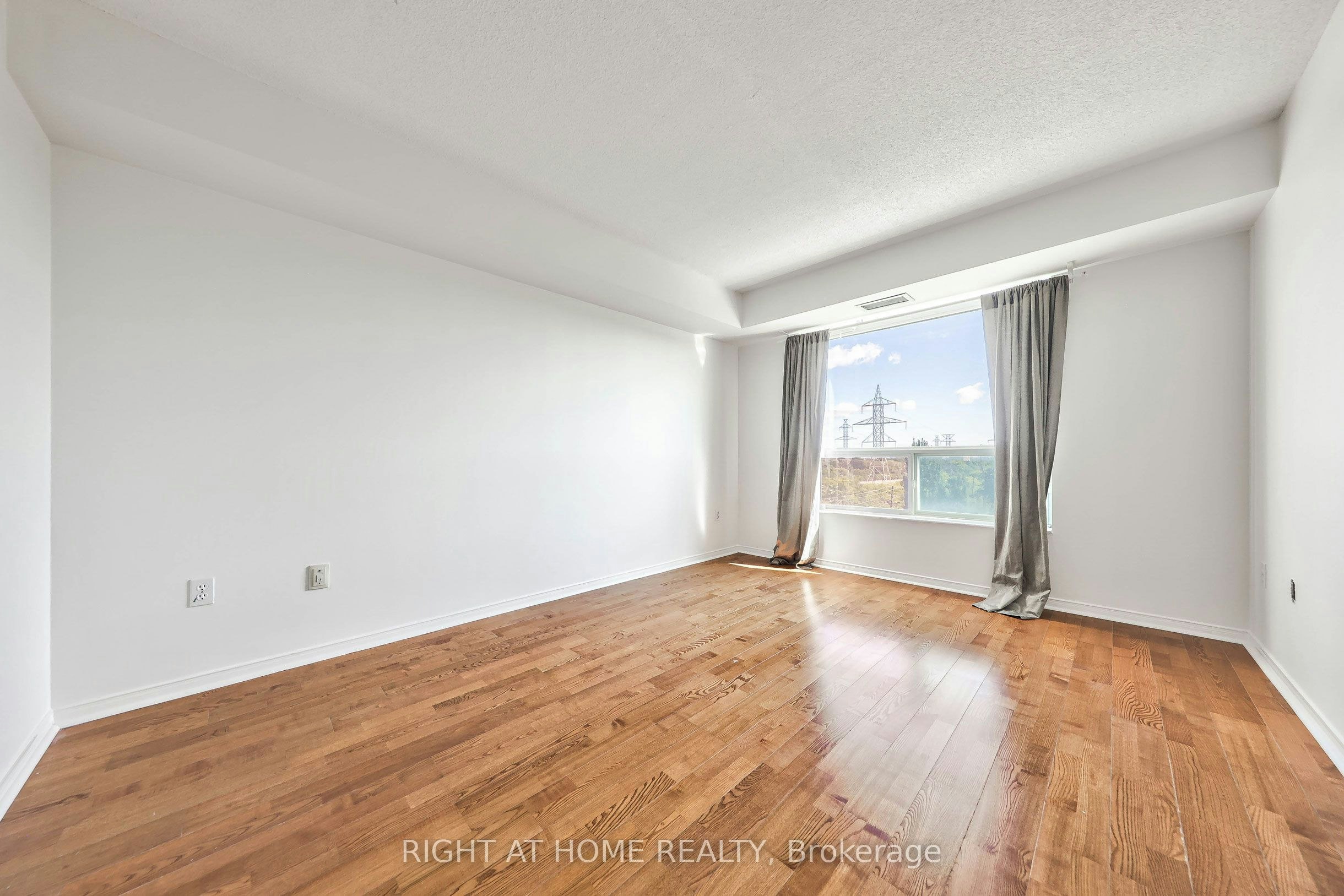 706-28 Pemberton Avenue, Toronto, ON, M2M 4L1 - 26
