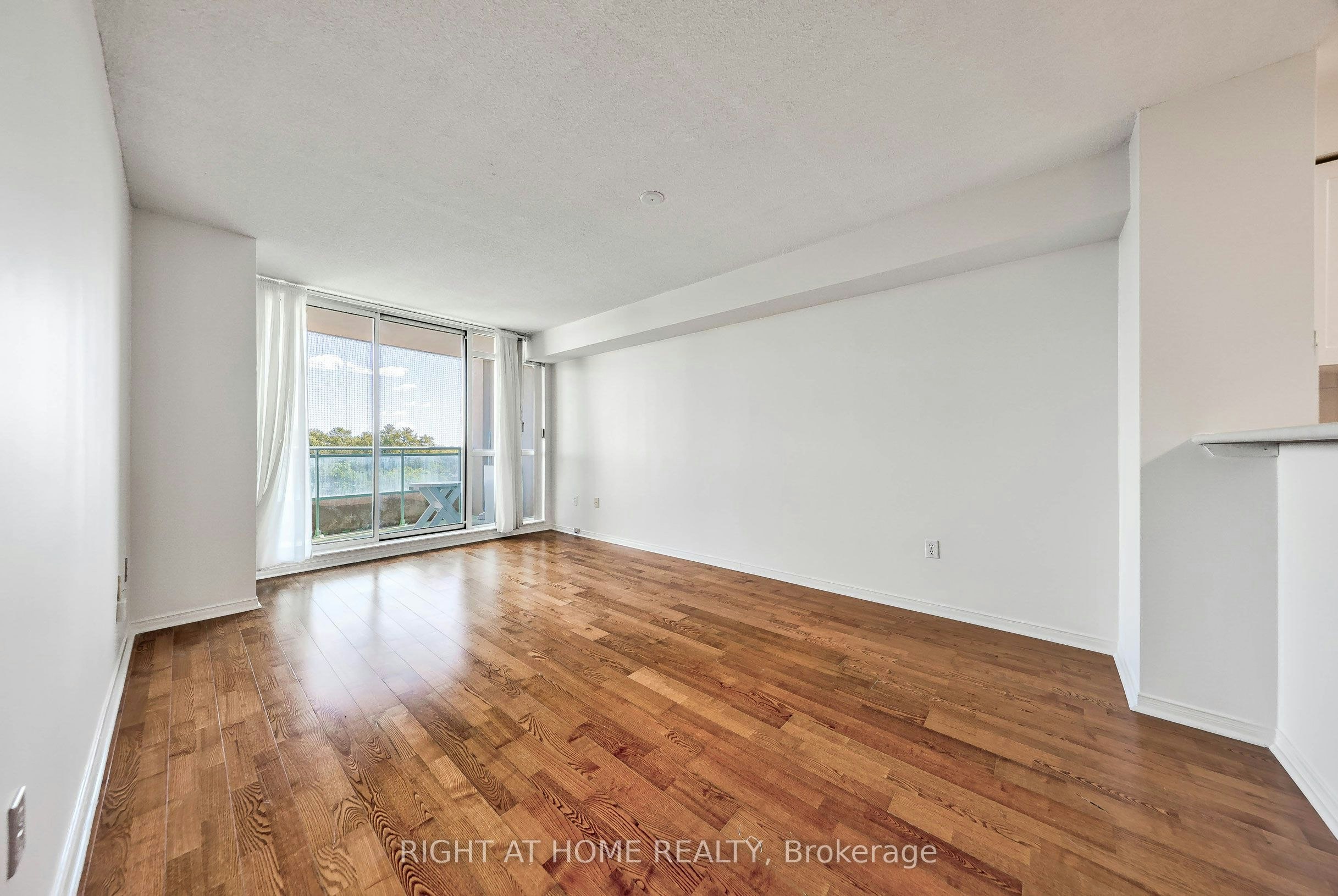 706-28 Pemberton Avenue, Toronto, ON, M2M 4L1 - 19