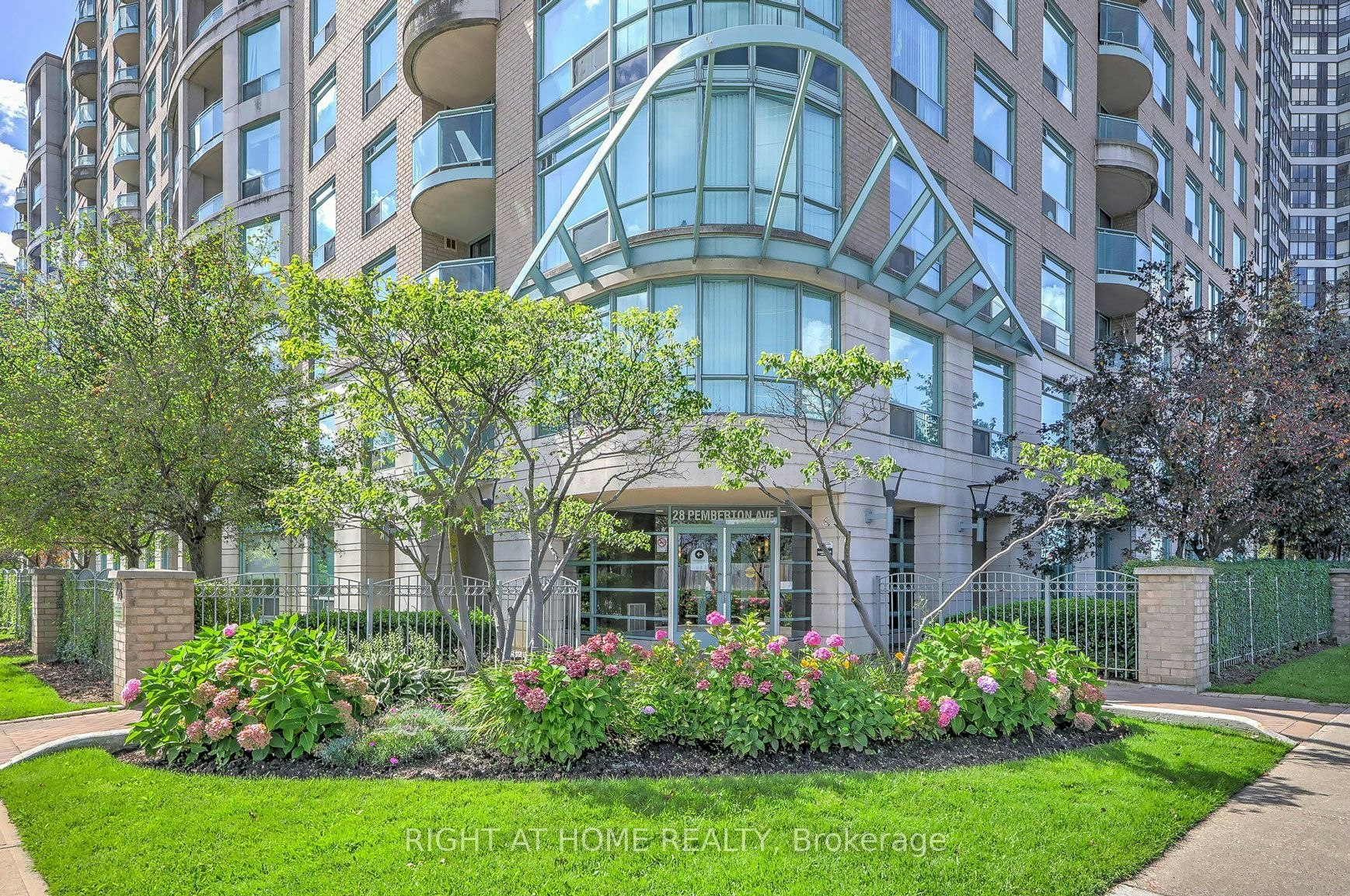 706-28 Pemberton Avenue, Toronto, ON, M2M 4L1 - 3