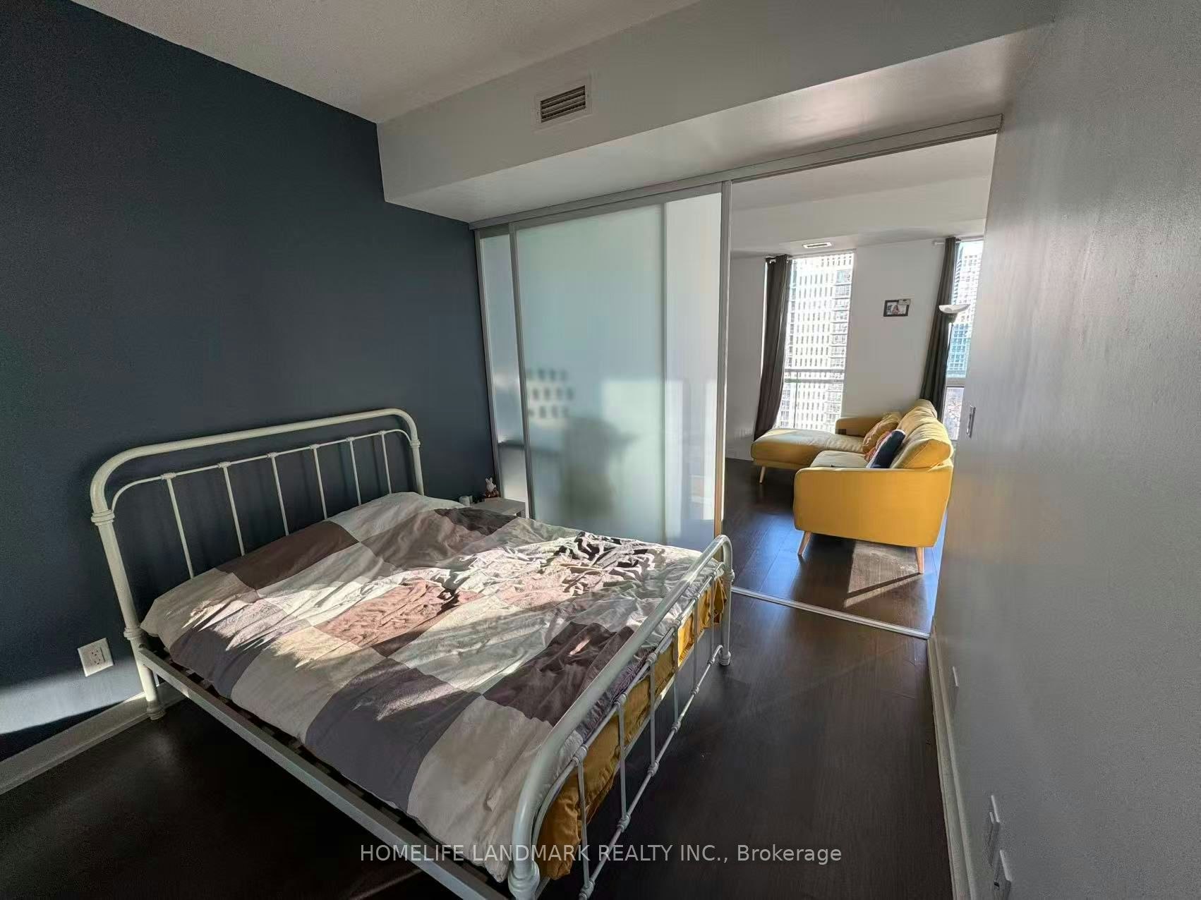 1901-225 Sackville Street, Toronto, ON, M5A 3H1 - 6