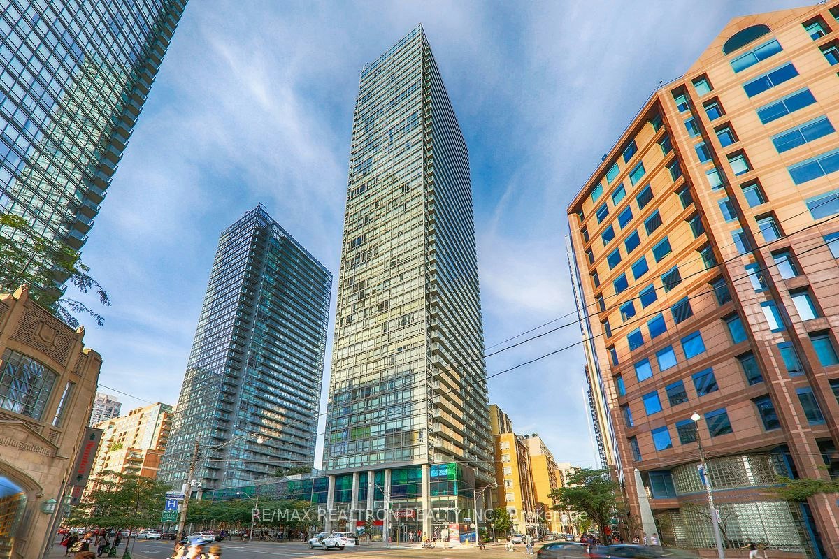 3305-38 Grenville Street, Toronto, ON, M4Y 1A5