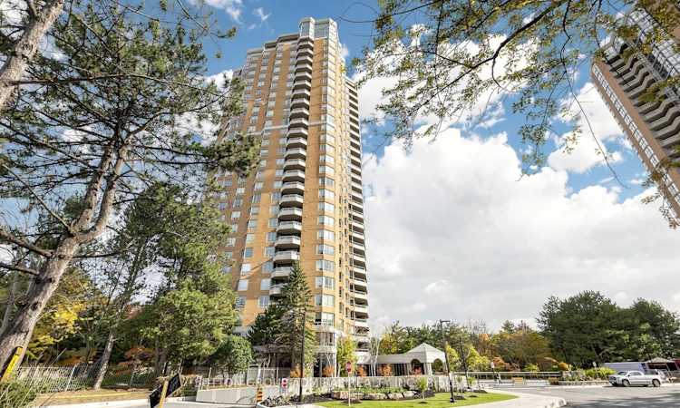 713-89 Skymark Drive
