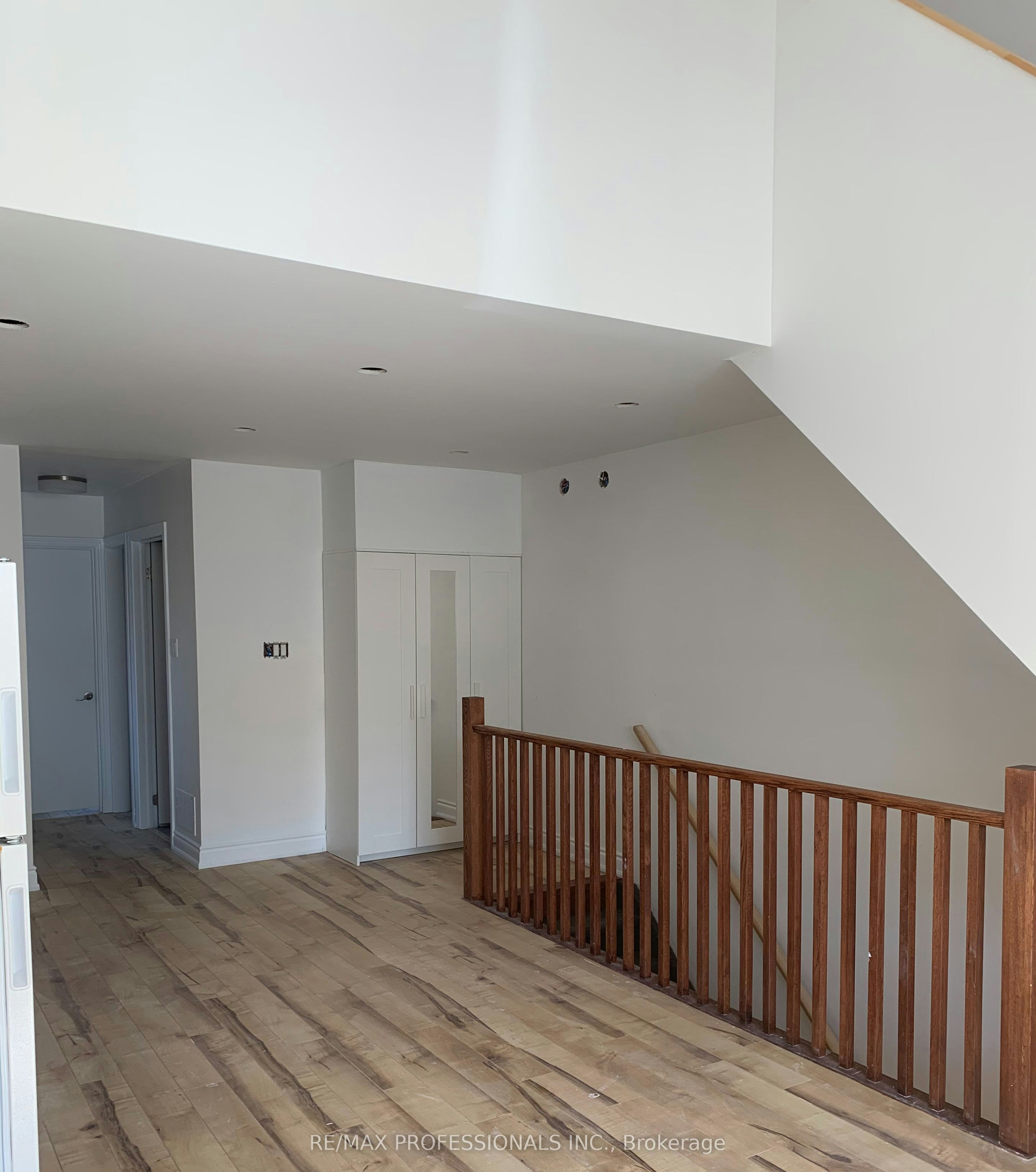 Upper-141 Claremont Street, Toronto, ON, M6J 2M7 - 3