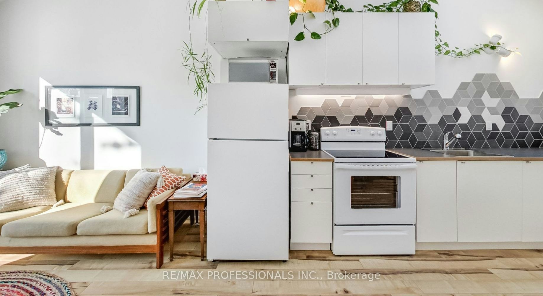 Upper-141 Claremont Street, Toronto, ON, M6J 2M7 - 5