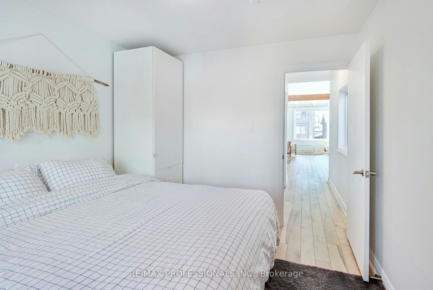 Upper-141 Claremont Street, Toronto, ON, M6J 2M7 - 16