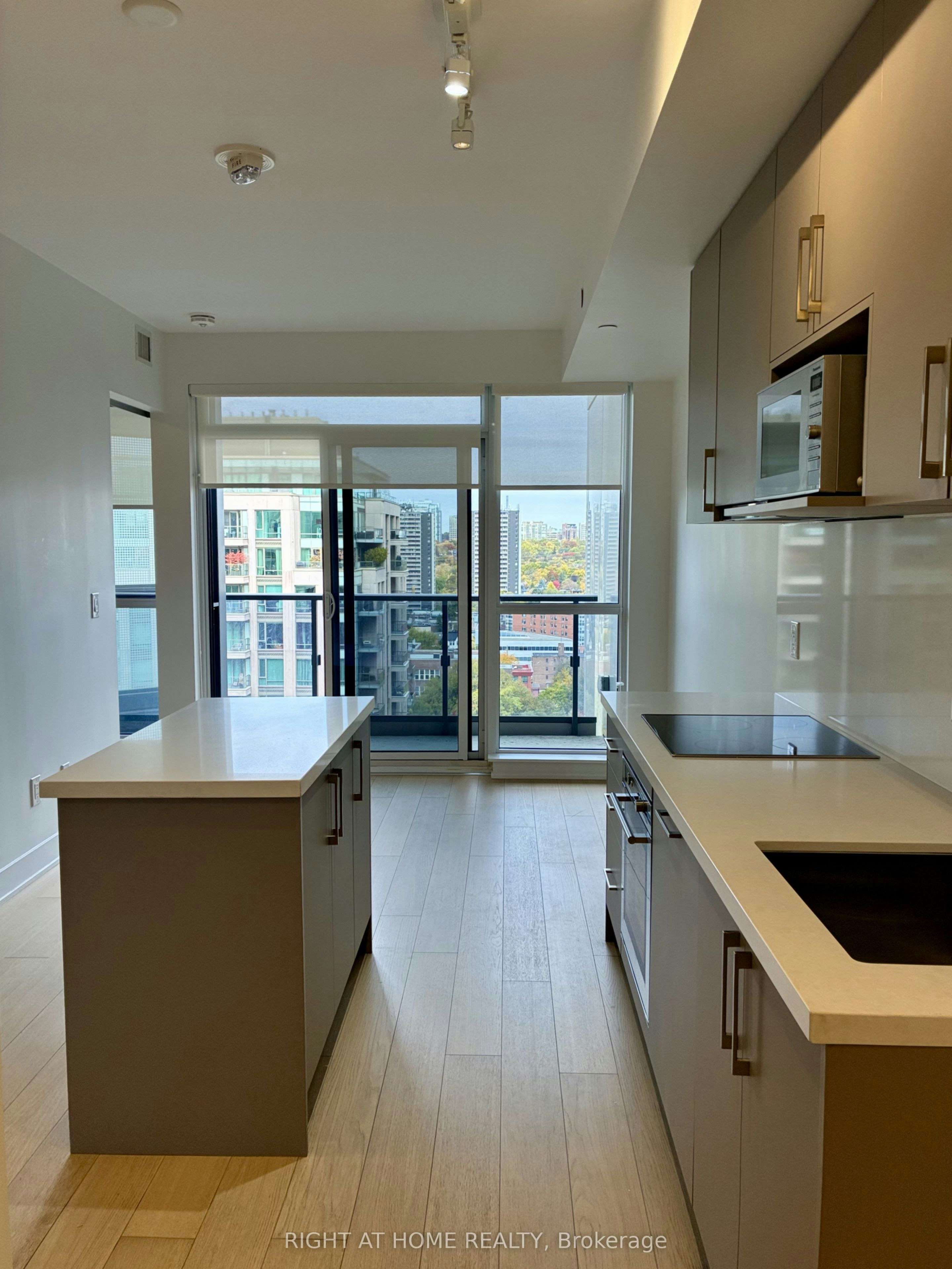 1705-88 Cumberland Street, Toronto, ON, M5R 0C8