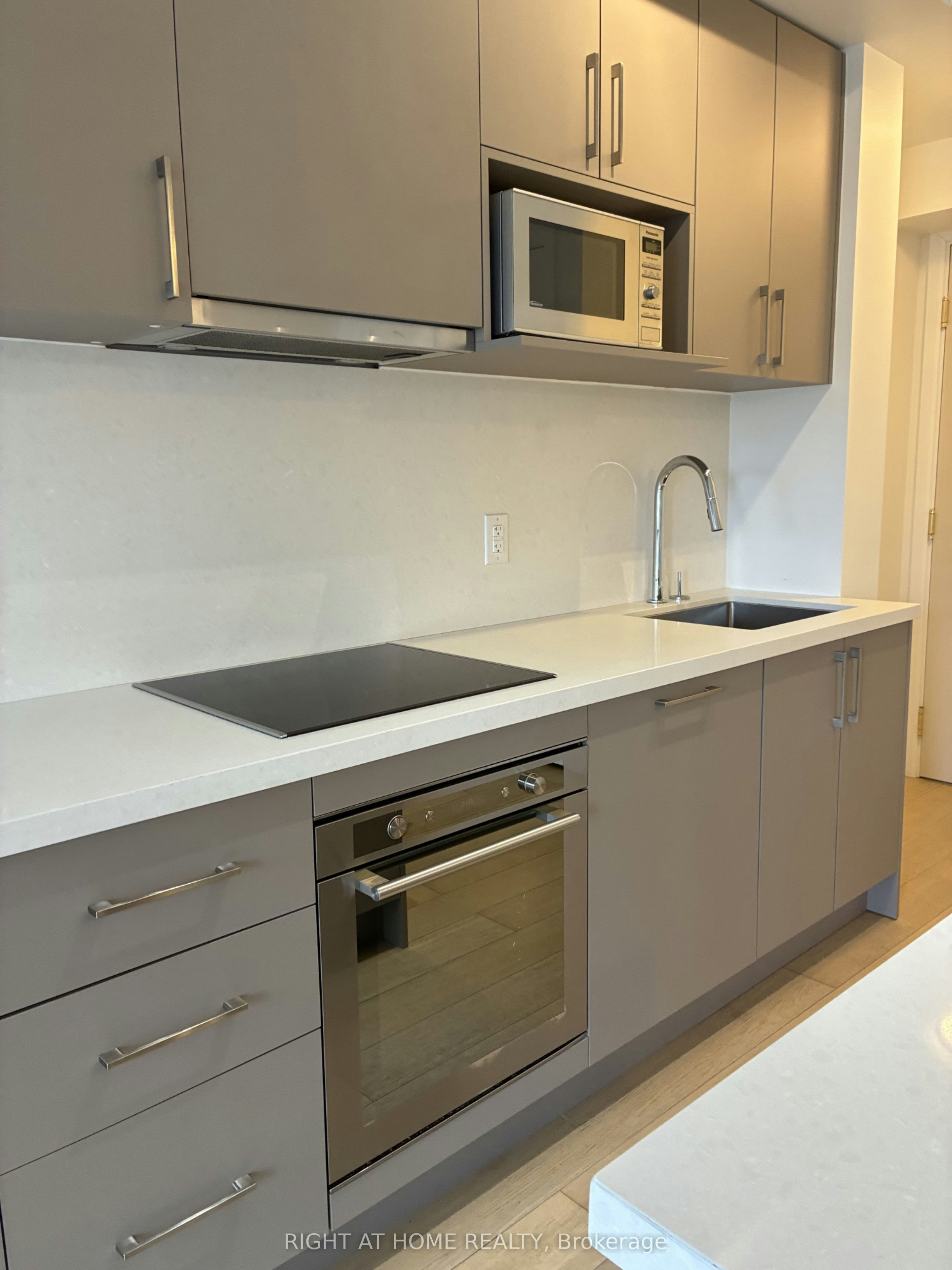 1705-88 Cumberland Street, Toronto, ON, M5R 0C8 - 5