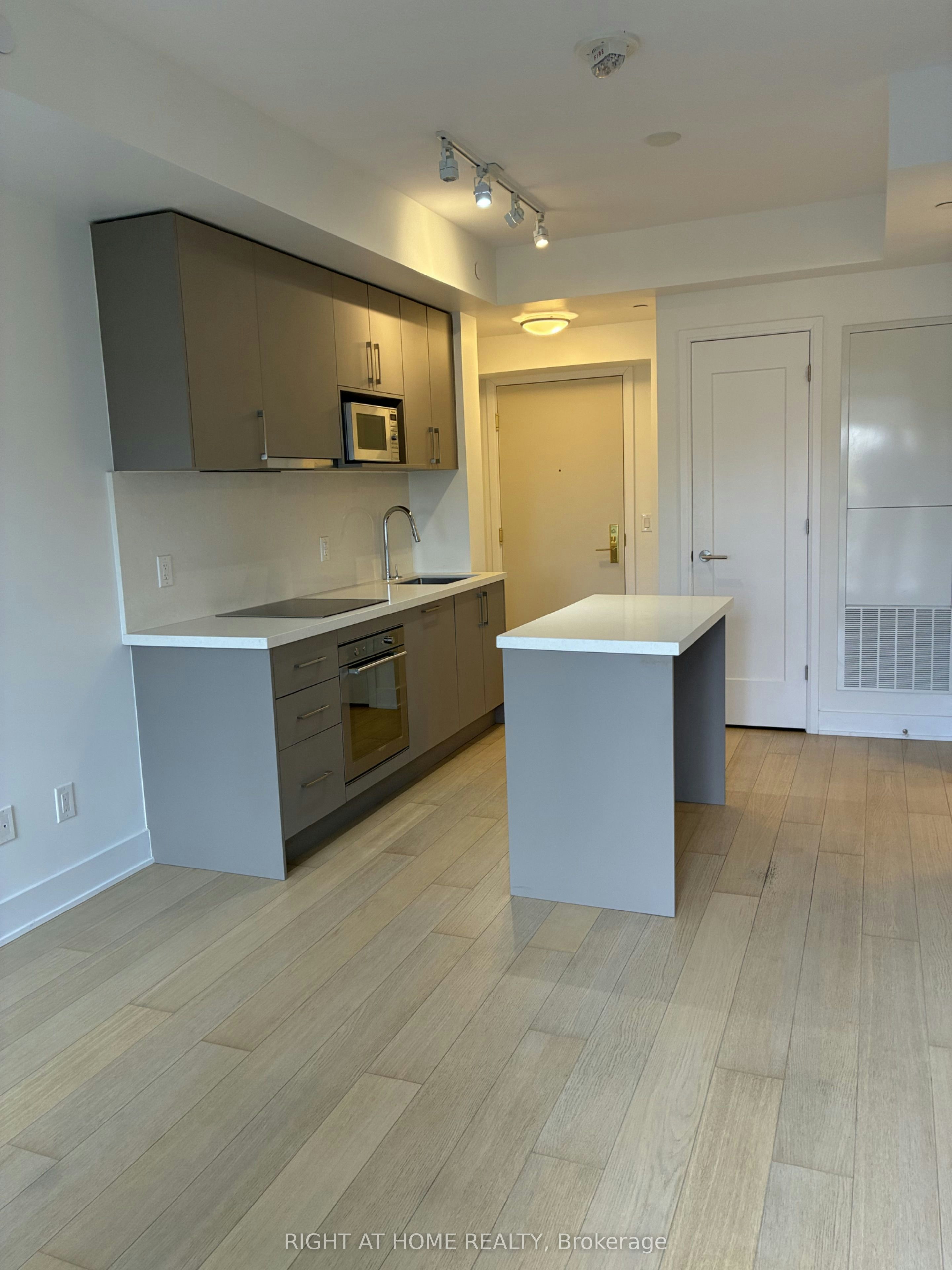 1705-88 Cumberland Street, Toronto, ON, M5R 0C8 - 7