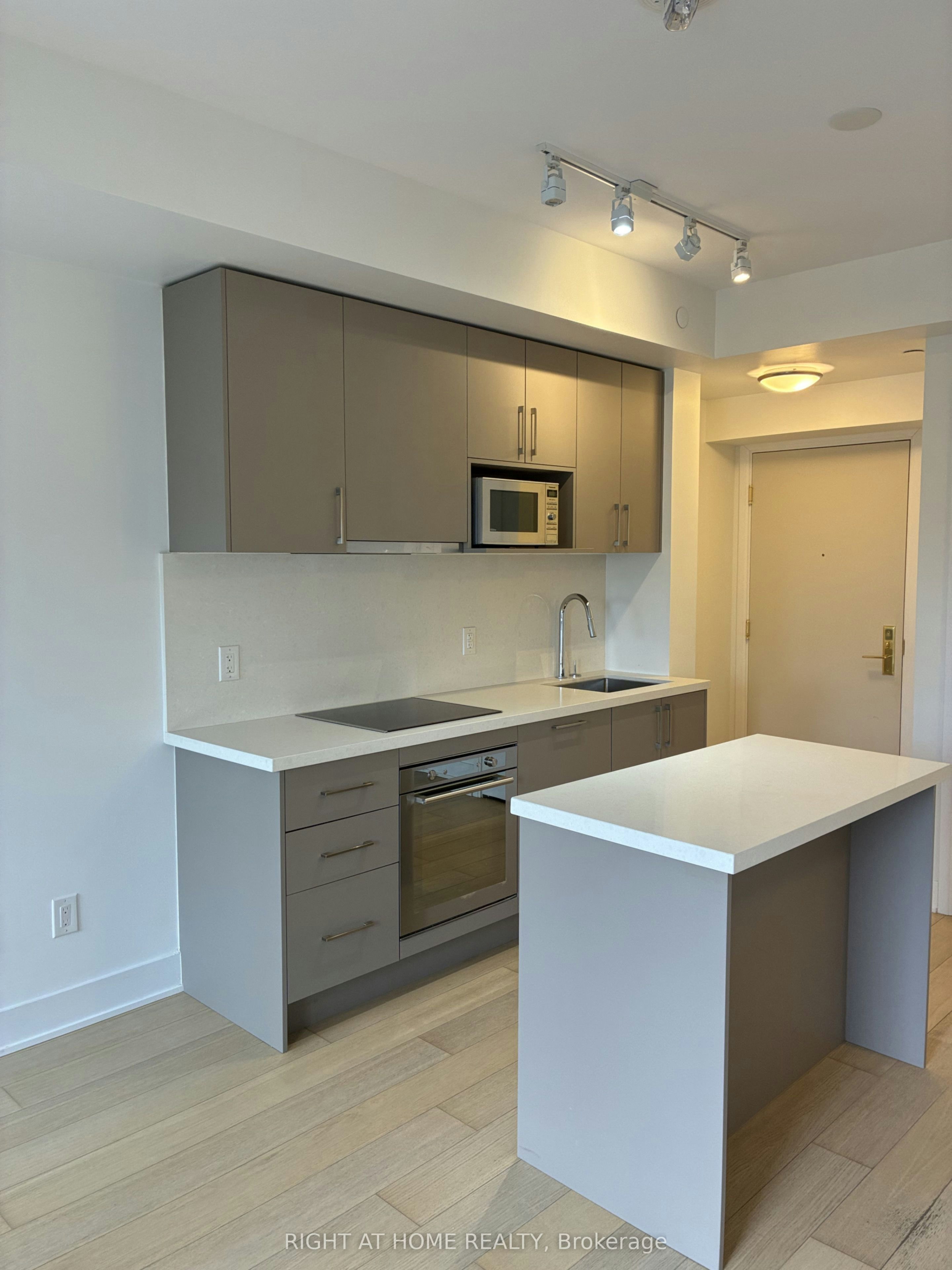 1705-88 Cumberland Street, Toronto, ON, M5R 0C8 - 6