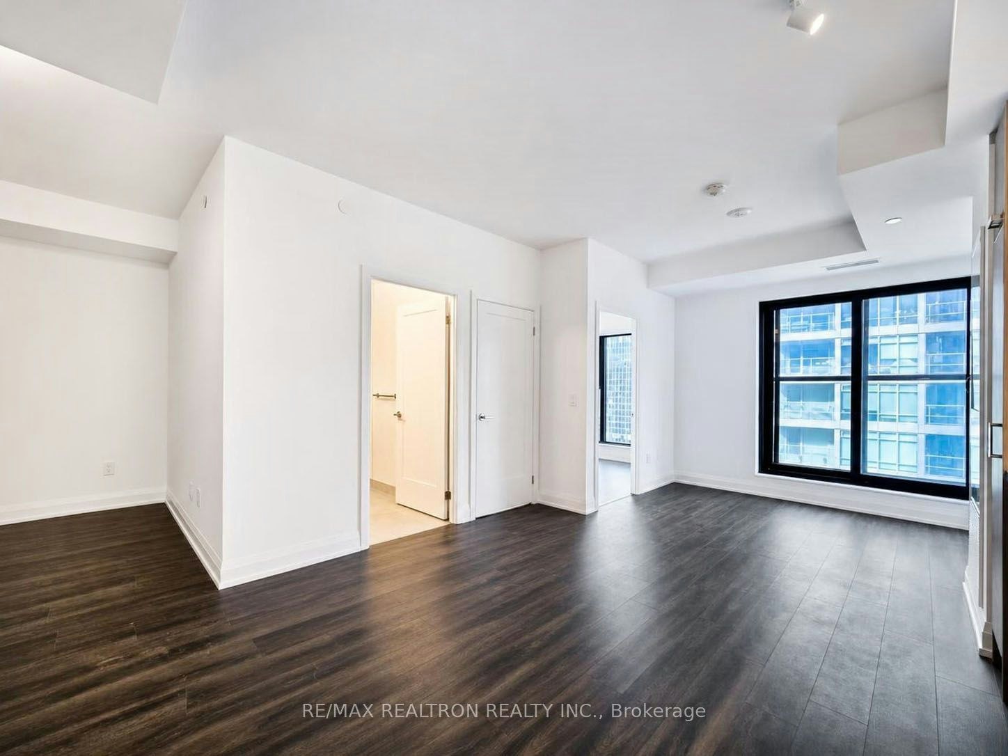 1109-20 Soudan Avenue, Toronto, ON, M4S 0E2 - 3