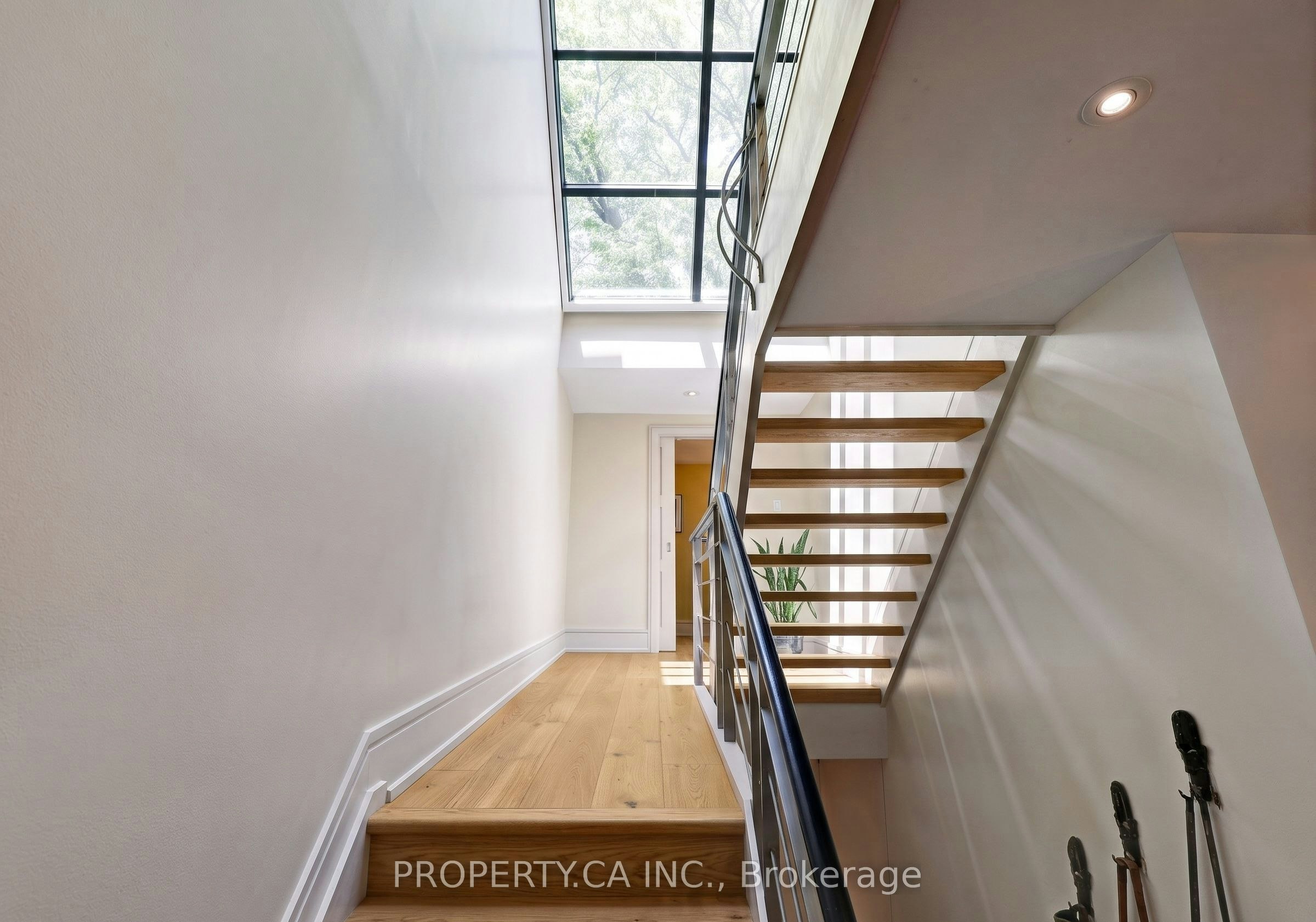 95 Balmoral Avenue, Toronto, ON, M4V 1J5 - 4
