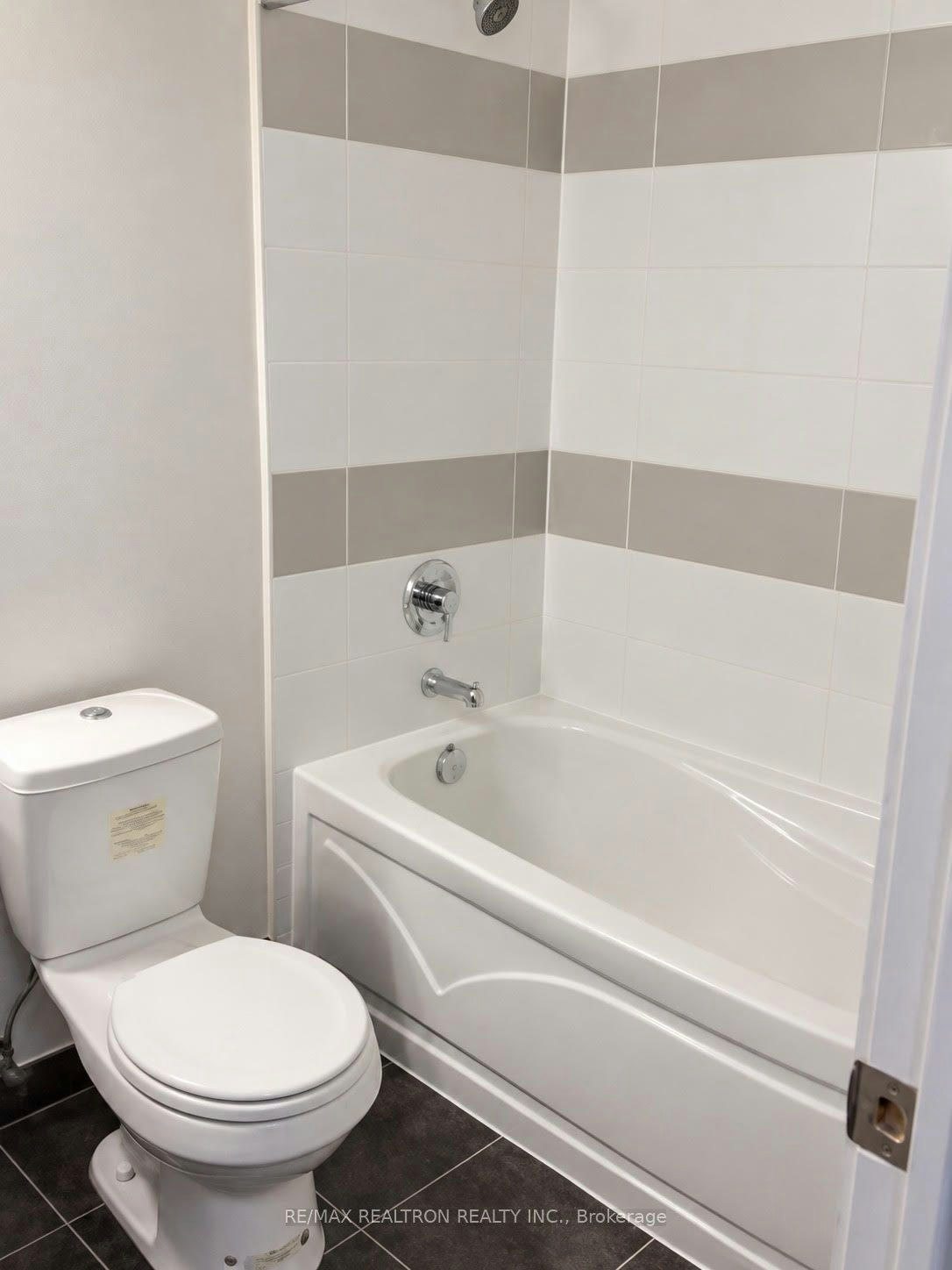 701-5162 Yonge Street, Toronto, ON, M2N 0E9 - 4