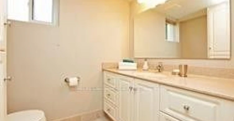 216 Park Home Avenue, Toronto, ON, M2R 1A2 - 5