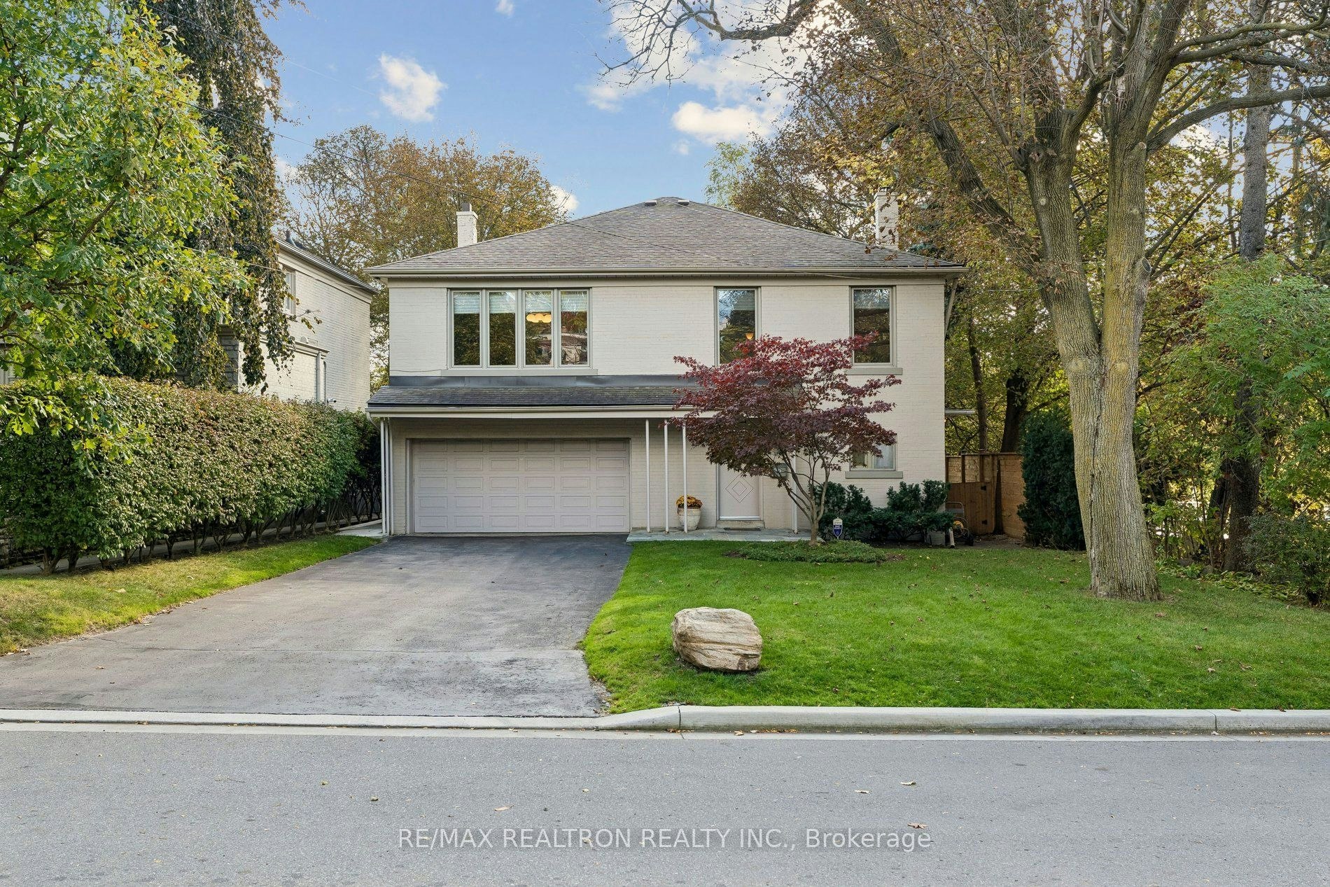 21 Ridgewood Road, Toronto, ON, M5P 1T4